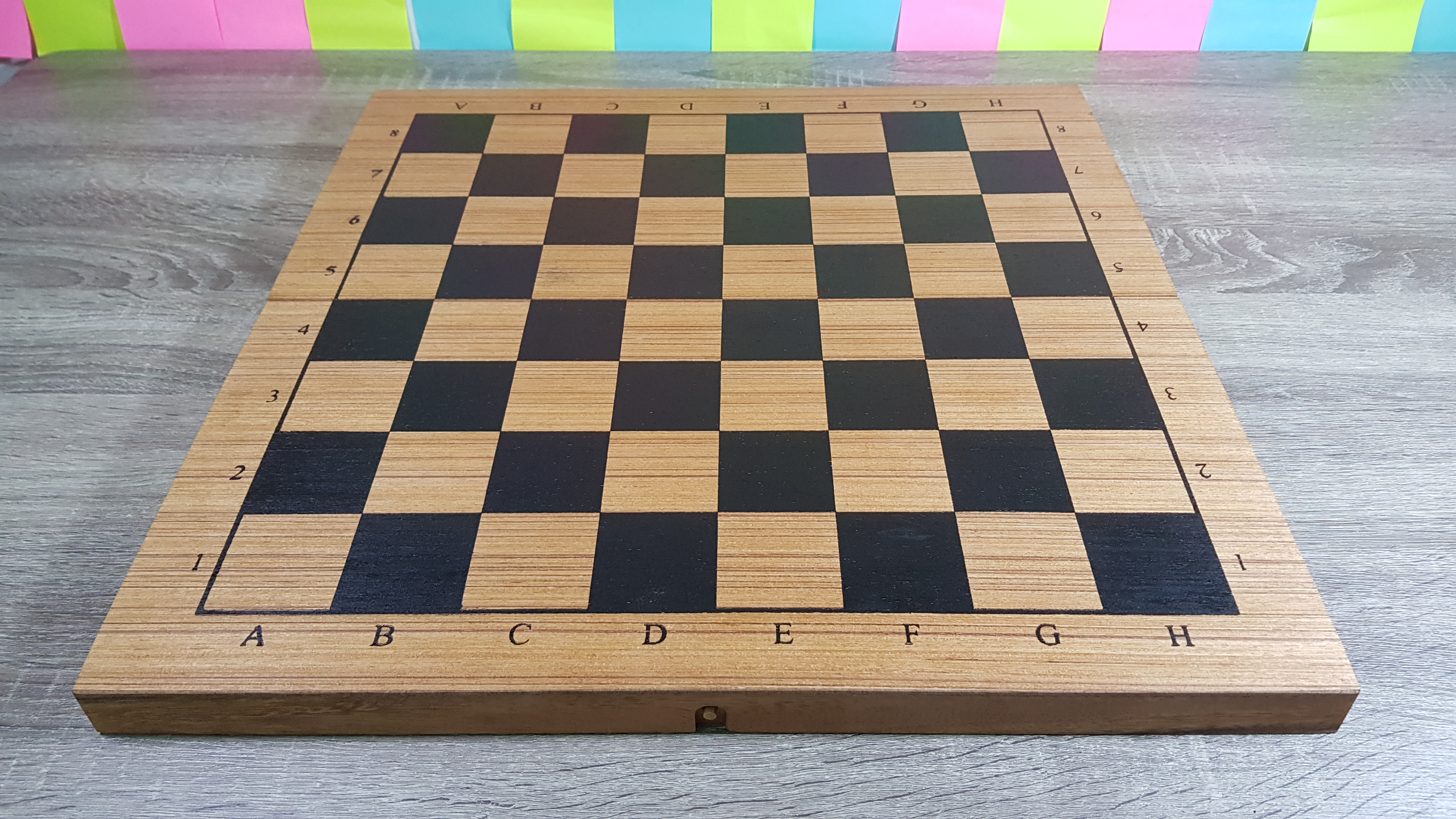 ชุดกระดานไม้ขนาดใหญ่มีตัวอักษรและตัวหมากรุกไทยไม้สักพร้อมกล่องเก็บ