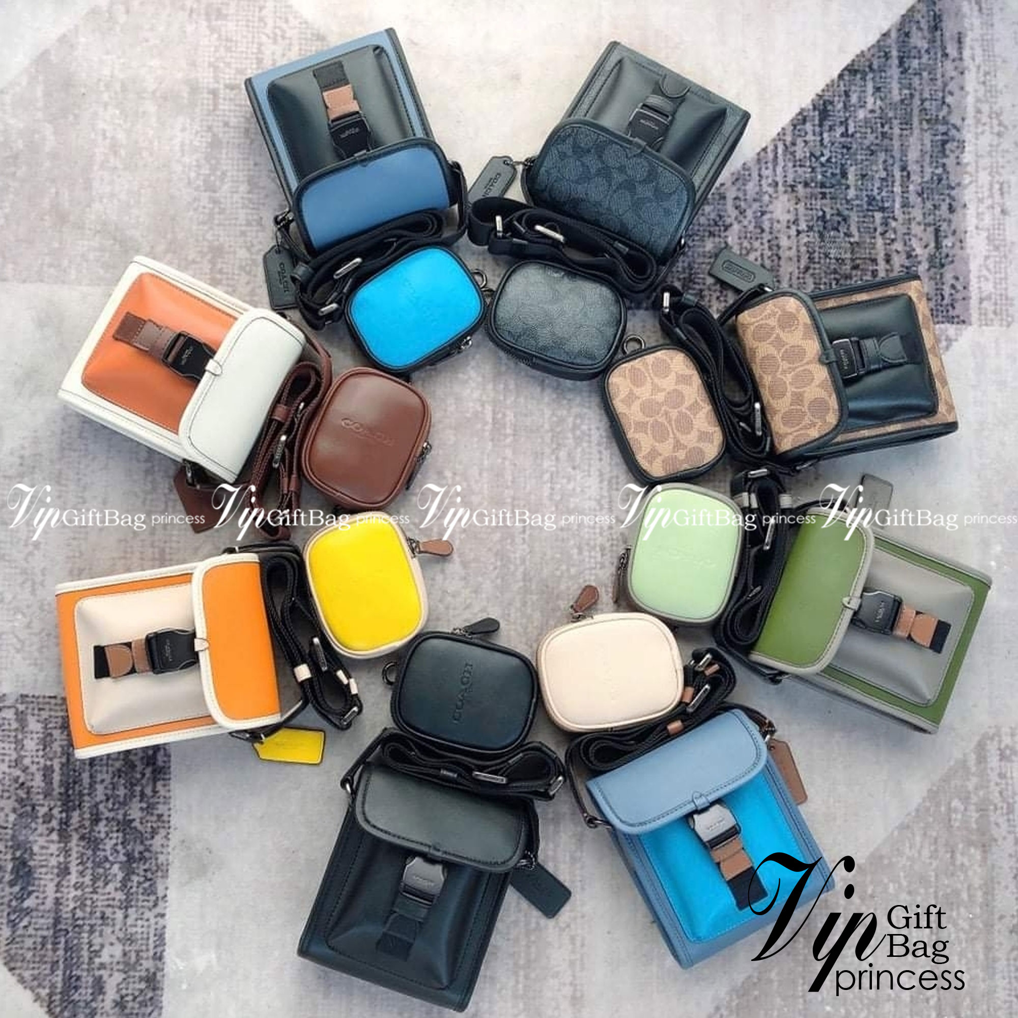 Coach C2600 Classic Logo Canvas Charter / COACH CHARTER NORTH/SOUTH CROSSBODY WITH HYBRID POUCH IN SIGNATURE CANVAS กลับมาเอาใจหนุ่มๆกันอีกครั้ง!! หล่อได้ไม่ซ้ำใคร กับไอเท็มสุดหรู กระเป๋าสะพายข้างรุ่นนี้ ดีไซน์ทรงกล่อง เรียบหรู วัสดุหนังแคนวาสสลับหนังแท้ 