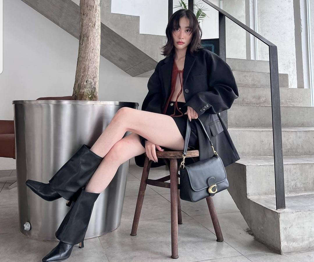 COACH SOFT TABBY SHOULDER BAG (C4823//C5261) กระเป๋าถือ กระเป๋าสะพาย ที่ใครๆก็เข้าถึงได้ หรูหรา คลาสสิค ลุคเรียบร้อย แต่ความสวยไม่น้อย! ดาเมจความลุคผู้ดีรุนแรงมาก!!เกินต้าน!!// วัสดุหนังแท้ทั้งใบ หนังเรียบ หนังนิ่มมากๆ อยู่ทรงสวยมากๆด้วย// ด้านในโล่งกว้าง