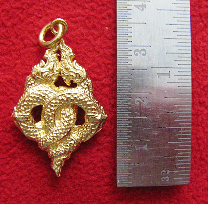 สินค้าเลิกผลิตค่ะ จี้นาคเกี้ยวเนื้อทองเหลือง(เสริมเสน่ห์ เมตตามหานิยม)พร้อมใบคาถาค่ะ