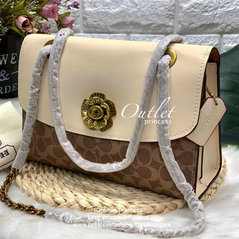 COACH PARKER SIGNATURE SHOULDER BAG กระเป๋าสะพายข้าง/ crossbody หนังแกะแท้ น้ำหนักเบา สวยหรู เปิดปิดกระเป๋าแบบหมุนล็อค อะไหล่รูปเป็นดอกคามิเลีย ภายในกระเป๋ากว้าง แบ่ง 2 ช่องหลัก ช่องซิปคั่นกลางเป็นสัดส่วน ใส่ wallet ยาว ของส่วนตัวใช้ได้ บุหนังกลับผสมกำมะห