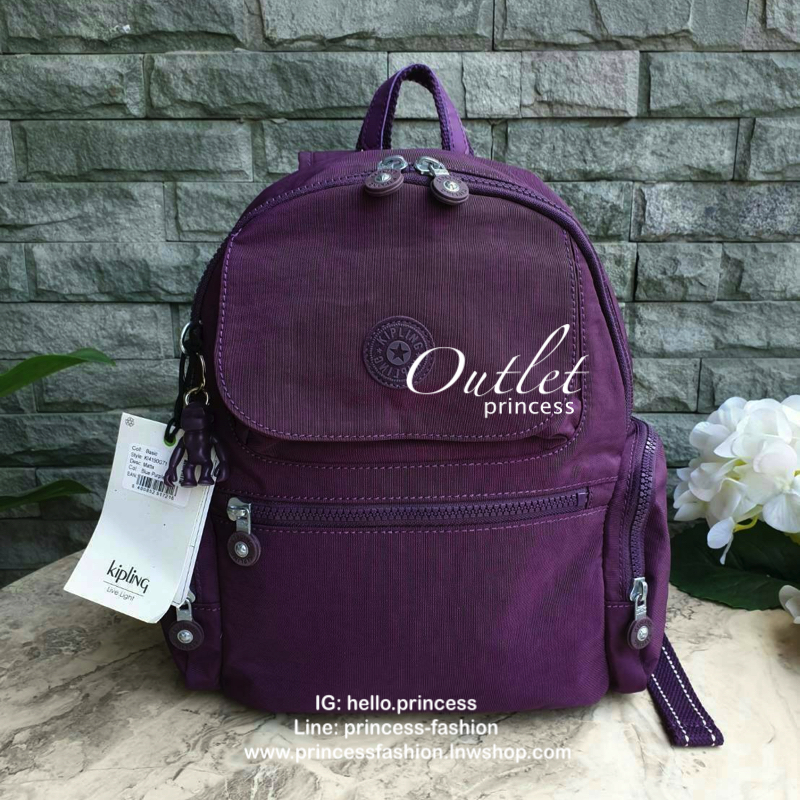 Kipling Matta Small Metallic Backpack รุ่น KI1490 คอลเลคชั่นใหม่ชนช้อป!!กระเป๋าเป้ขนาดกำลังดี วัสดุไนล่อนเคลือบกันน้ำ มีน้ำหนักเบา มีช่องเก็บของหลายช่อง แบ่งเป็นช่องด้านหน้า 2 ช่องและด้านข้างอีก 2 ช่อง ช่องใหญ่ปิดเปิดด้วยซิปคู่ภายในมีช่องซิป ช่องใส่ของจุก