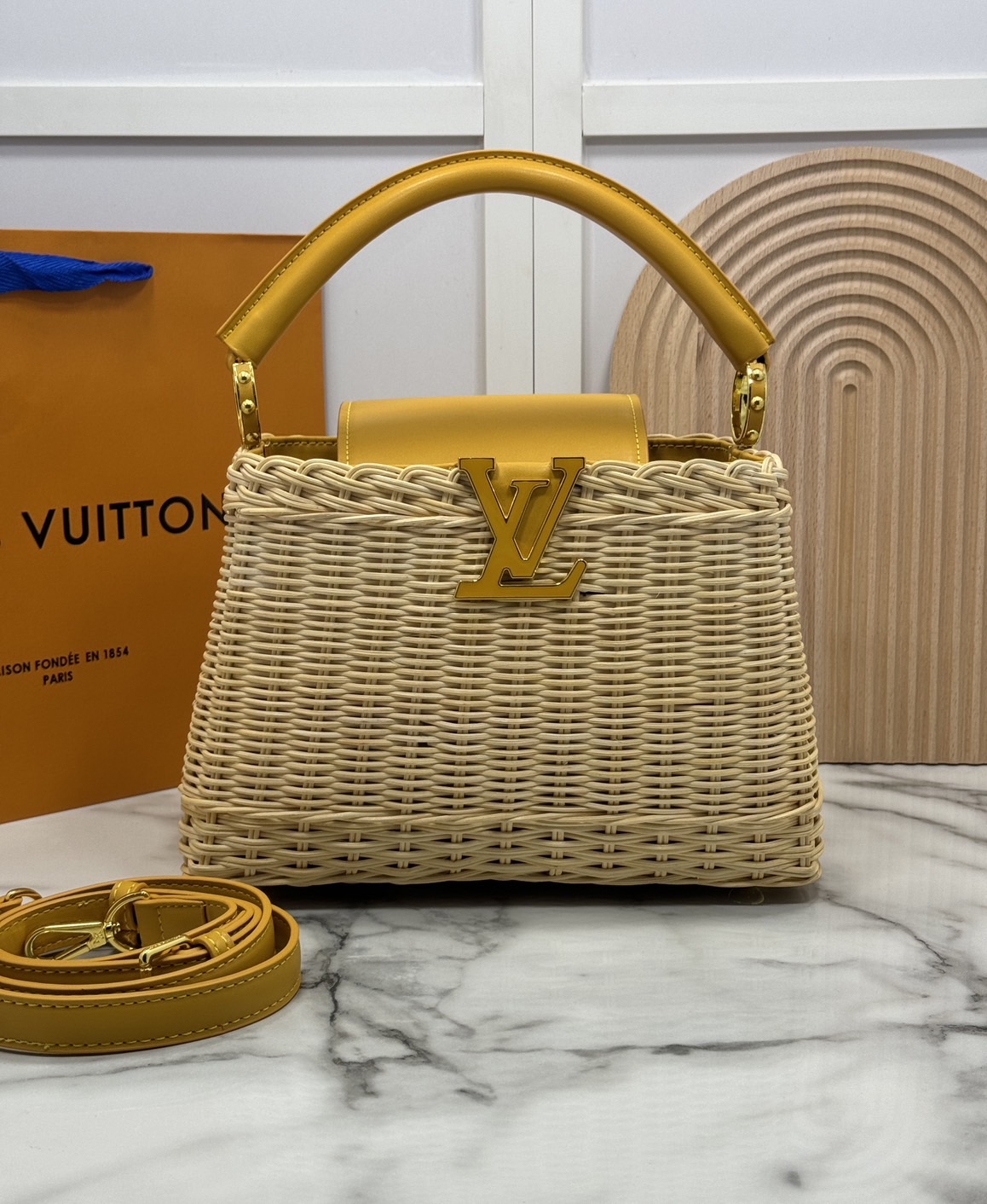 LV Wicker Capucines BB Bag / LV Capucines BB braided rattan Bag กระเป๋าถือพร้อมสายสะพายทรงบัคเก็ตสานขึ้นรูปสวยงามตามรูป เกรดออริ เทียบแท้ 1:1 ใช้งานต่างประเทศได้