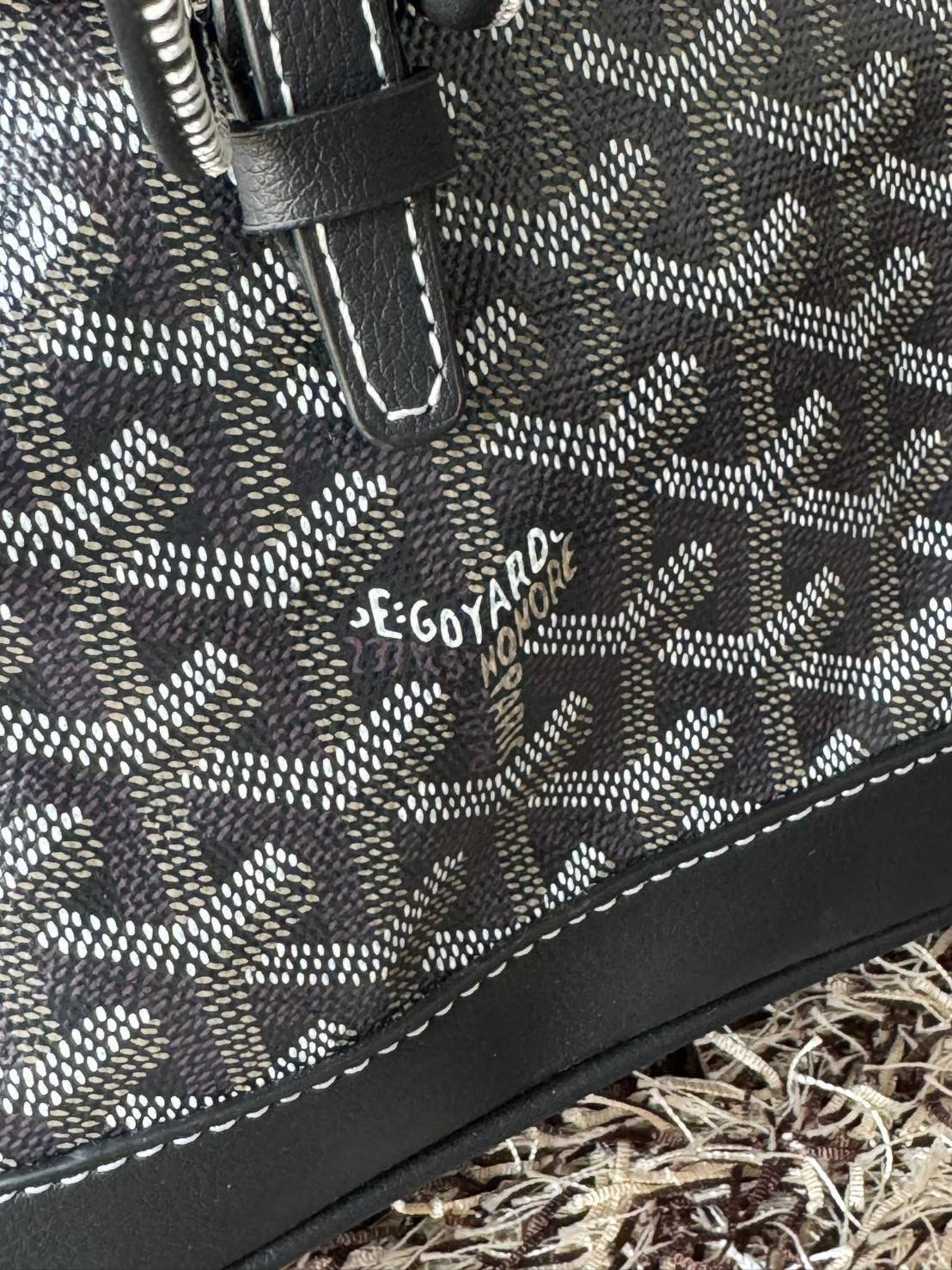 ORI หนังแท้ | Goyard Alpin Mini Backpack กระเป๋าเป้สะพายหลัง ปรับถือหรือสะพายข้างได้อย่างลงตัว ที่สามารถทำให้เป็นหลายรูปแบบ