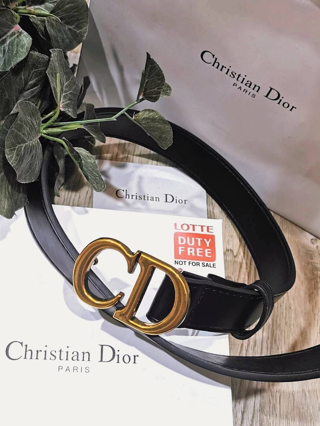 Christian Dior Belt Embossed "CD" 3D Logo VIP Gift With Purchase (GWP) เข็มขัดหนังแท้พรีเมี่ยมกิ๊ฟ Limited จาก Christian Dior Perfume Dutyfree ดีไซน์สุดคลาสสิคสไตล์ Vintage วัสดุ 3D Gold metal สายหนังสีดำปรับระดับได้ เข้าได้กับทุกลุ๊คสไตล์การเเต