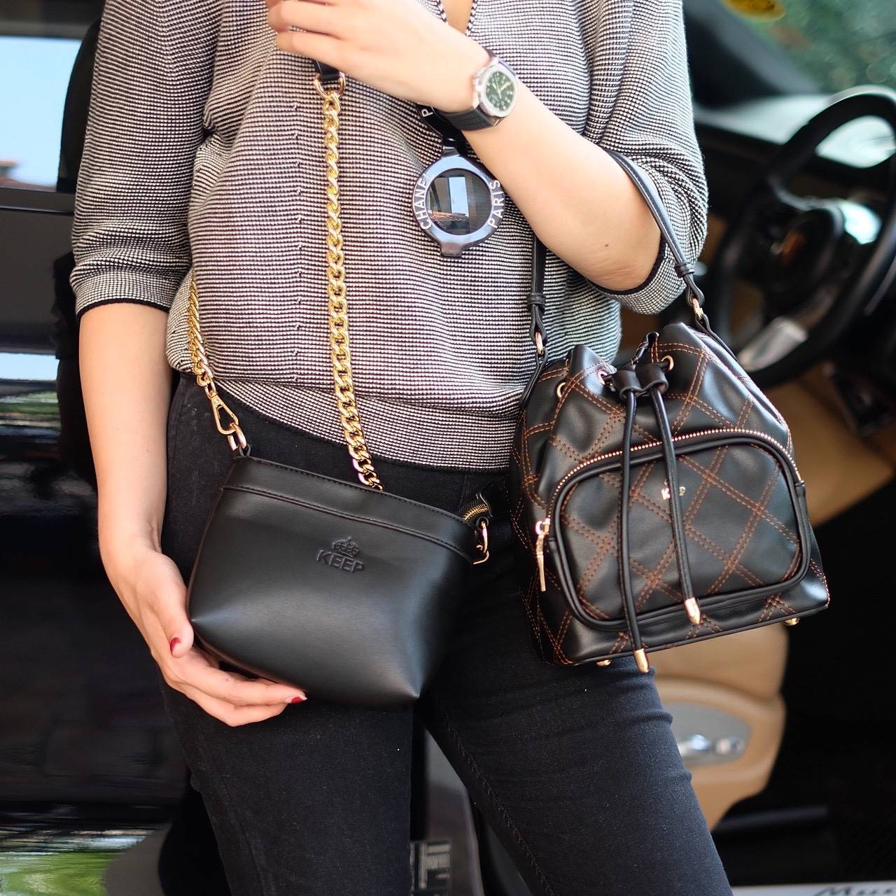 รุ่นใหม่ล่าสุด สวยมากๆค่า รุ่น New KEEP Minny bucket bag ทรงเก๋ สวย น่ารัก ขนาดตอบทุกโจทย์การใช้งาน เห็นแล้ว *หลงรักเลยคะ *ใบนี้ซื้อ1ได้ถึง2 มีกระเป๋าใส่ของใบเล็กด้านในให้อีก 1 ใบนะคะ 🌲ตัวกระเป๋าขนาดกำลังดีหนังเนื้อดีนิ่มมากๆคะ ดูแลรักษาง่าย ด้านใ