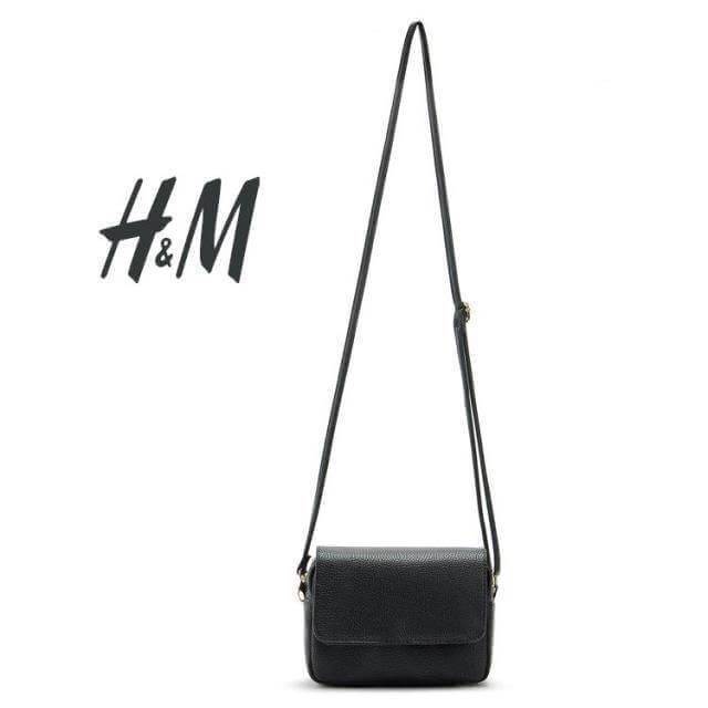 กระเป๋าสะพาย H&M รุ่น cross body bag มี 4 สี : ดำ , ชมพูนู๊ด , เหลือง , มิ้นท์