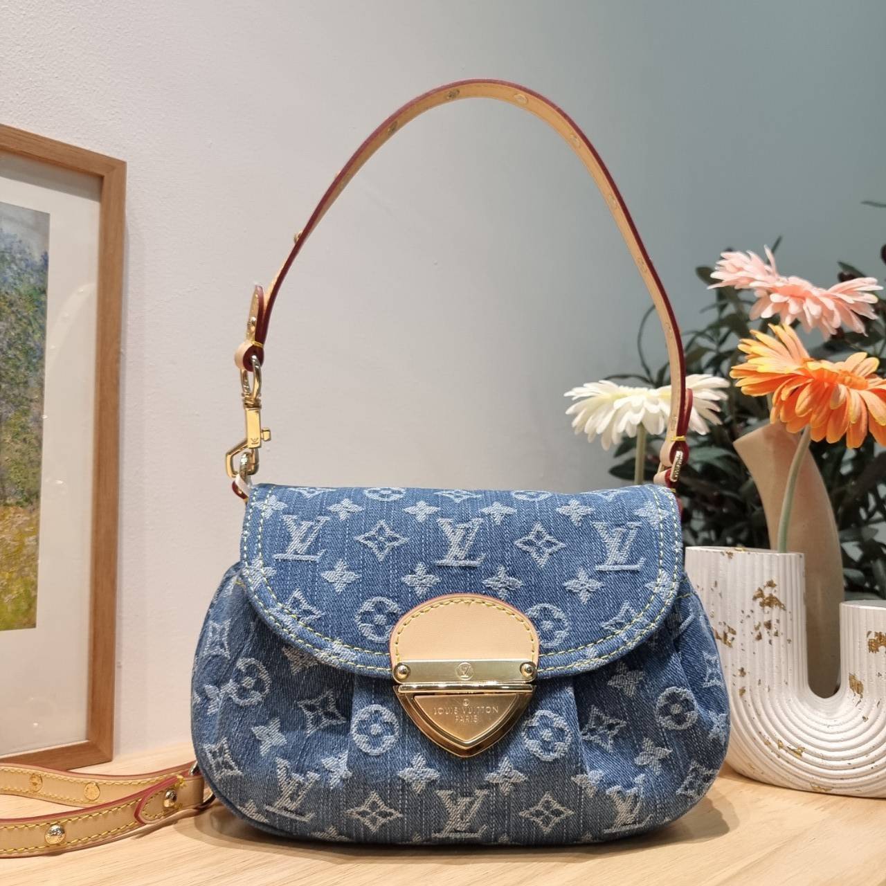 LV Sunset Denim Bag / LV Sunset Monogram Denim - Handbags แรงมากฉุดไม่อยู่ กับกระแสคอลใหม่ lvremix ดีไซน์แบบตัวมัม y2k รูปทรง baguette สวยดูแพง ใบนี้ก็ฉ่ำสุดๆ
