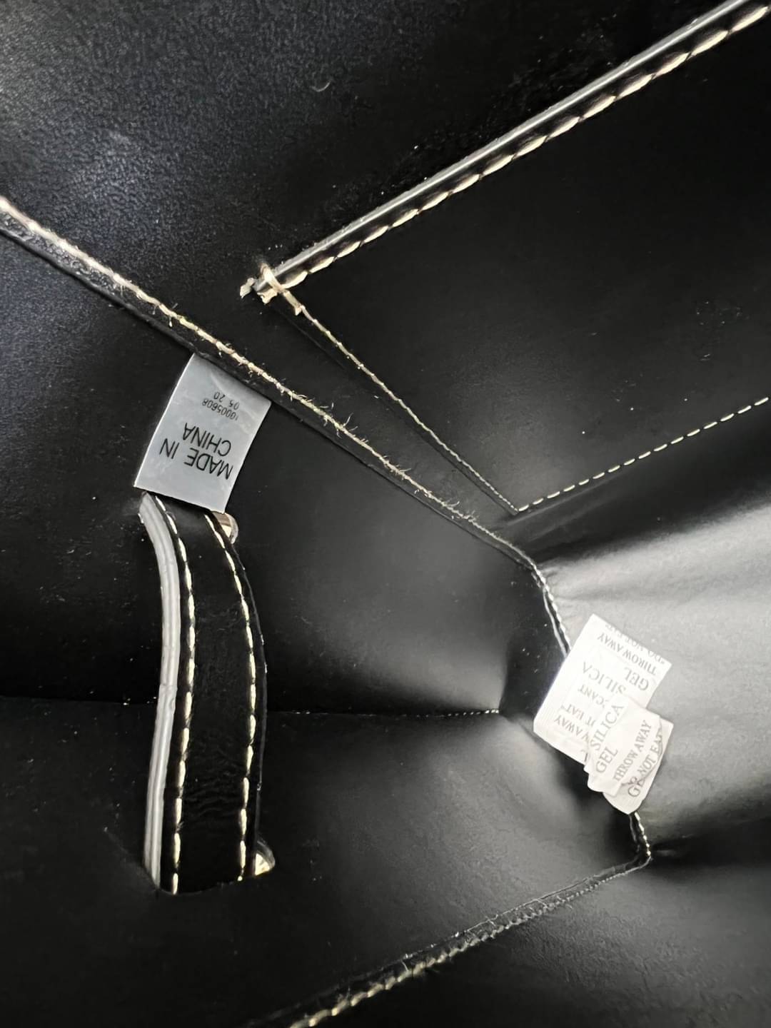 Large TORY BURCH LEE RADZIWILL PEBBIED BAG ((139014)) เป็นรุ่นที่สวย หรู น่าใช้มากๆค่ะ! ลุคหรูดูดีมากๆ กับกระเป๋าสะพายข้างจากTB ใบใหญ่