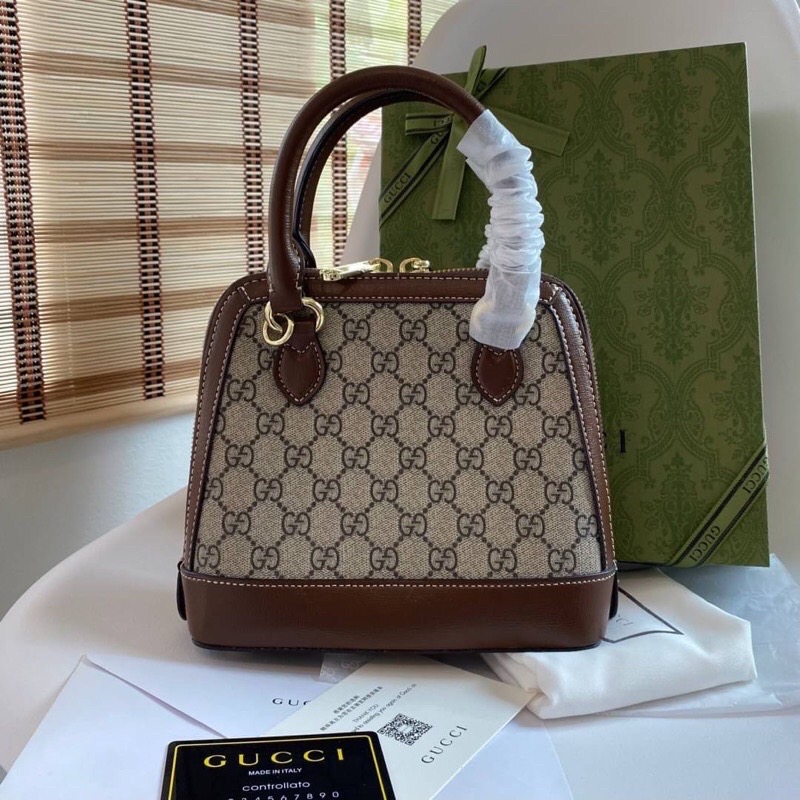 Gucci Horsebit 1955 mini top handle bag / Gucci Horsebit 1955 mini Tote bag กระเป๋าสะพายกุชชี่ รุ่นใหม่ สีใหม่ งานซิปคู่อะไหล่สีทอง มาพร้อมสายสะพายยาวถอดออกถือได้ งานสวยเป๊ะ ปั๊มทุกจุด ราคาสุดคุ้ม ภาพถ่ายจากงานขายจริง ใช้งานต่างประเทศได้