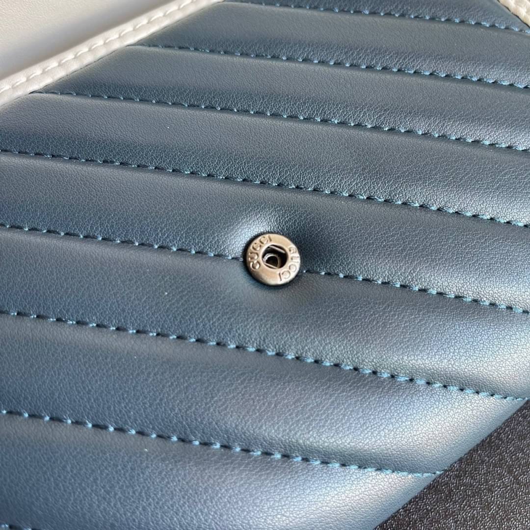 หนังแท้ GG Marmont matelassé mini bag พร้อมส่งที่ไทย GUCCI Wallet on Chain ภาพสินค้าถ่ายจากงานขายจริง รุ่นนี้หนังสวยมากค่ะ ละมุนที่สุด ใส่บัตร ใส่แบงค์ได้ รับรองว่าจะเป็นกระเป๋าที่จะหยิบใช้งานได้บ่อยๆ รับประกันความสวยปังค่าาา