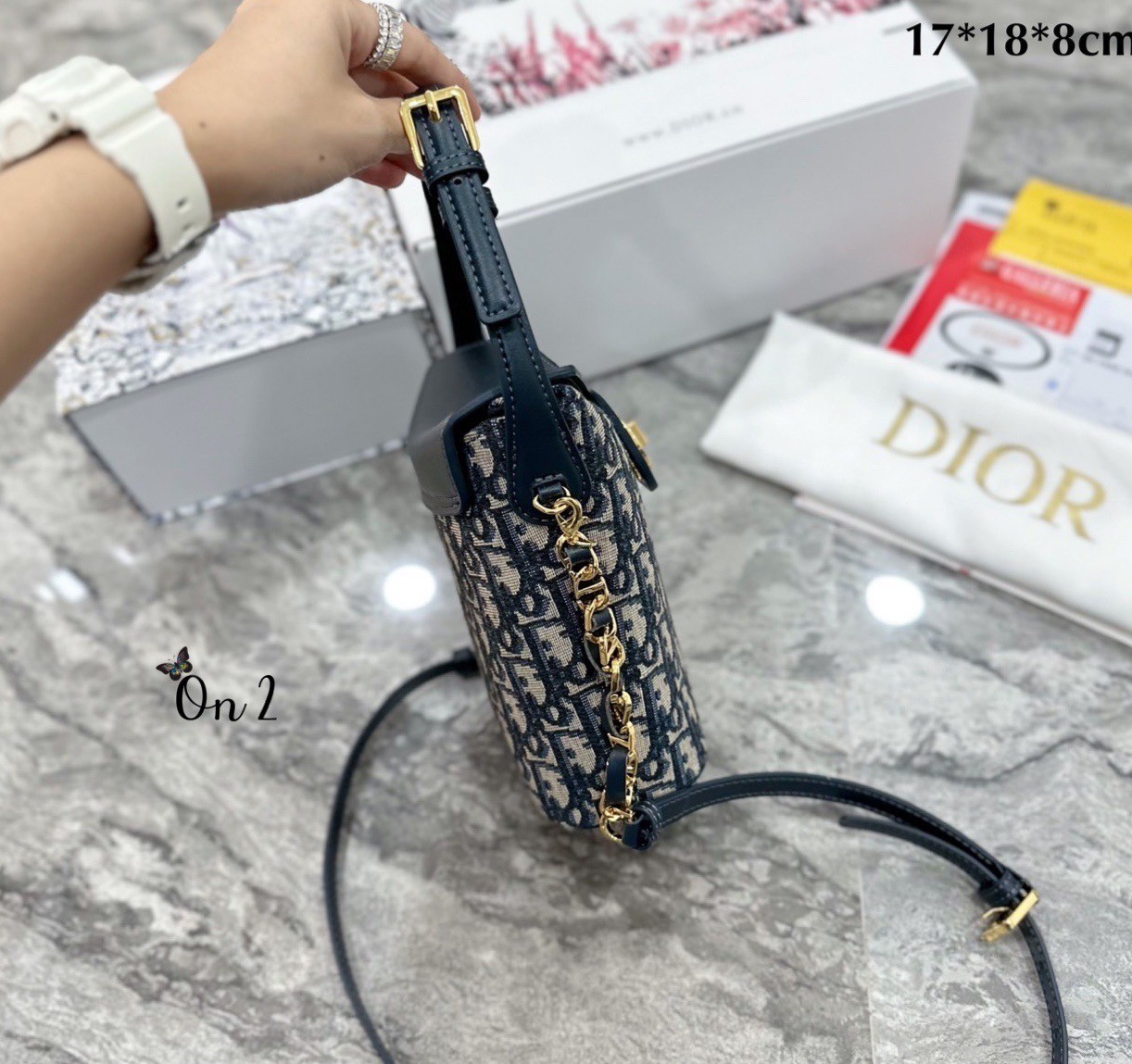 DIOR 30 Montaigne Dior Amber Mini Bucket Bag Blue Oblique Jacquard กระเป๋าทรงถัง บัคเก็ตน่ารัก สวยหรู งานดีมากมาพร้อมกล่องแบรนด์