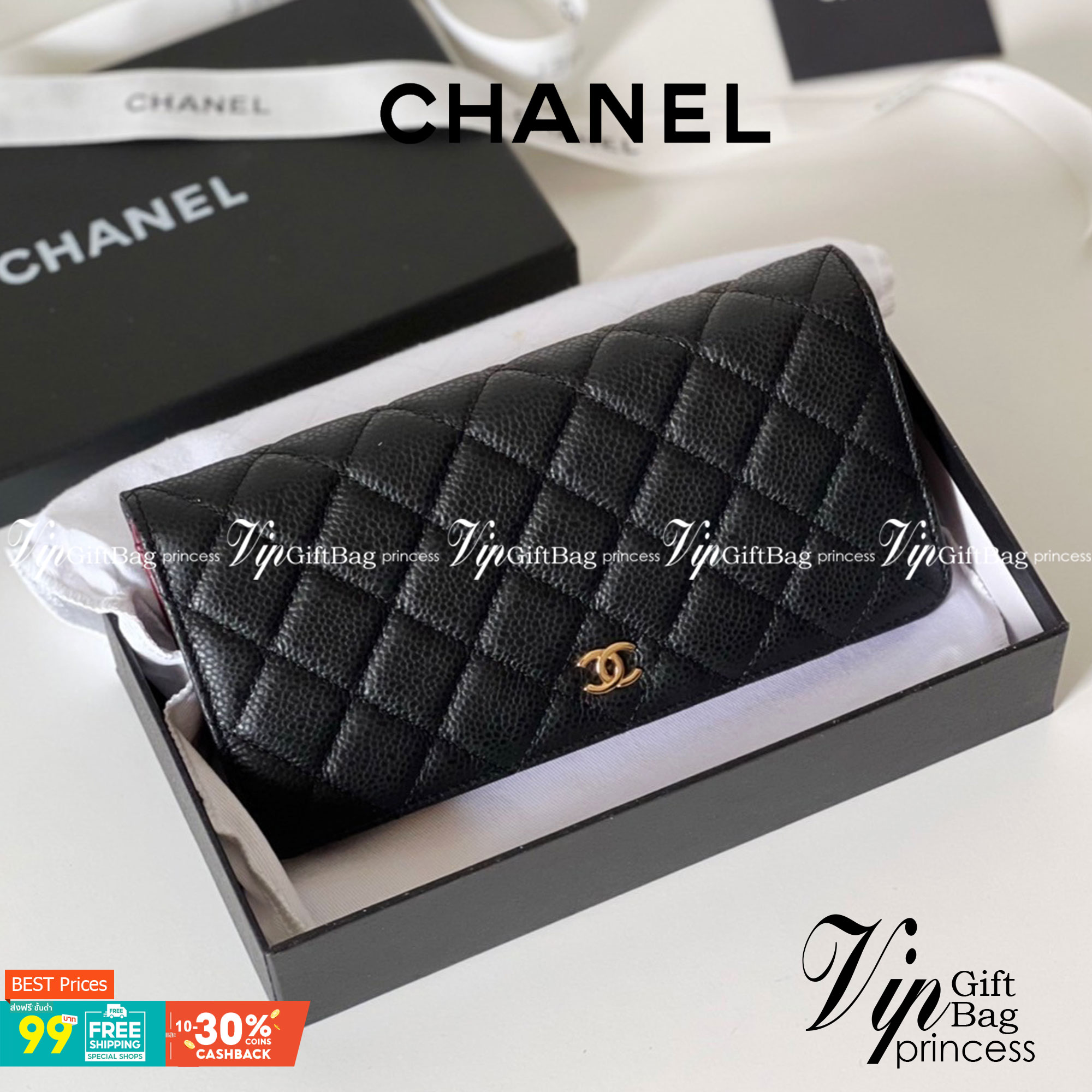 หนังแท้ CHANEL LONG WALLET รุ่นยอดนิยมไอเท็มฮิตวัสดุหนังคาเวียร์สวยคลาสสิคเปิดปิดด้วยฝาปิดกระดุมด้านหน้ามีโลโก้แบรนด์อะไหล่ทอง/เงินสวยหรู ภายในสีแดงเบอกันดี้ มีช่องซิปด้านในเรียกว่าใบเดียวจบ เป็นใบยอดนิยมของสาวๆ เลยค่าา พร้อมส่งที่ไทยไม่ต้องรอพรีฯ สาวก Ch