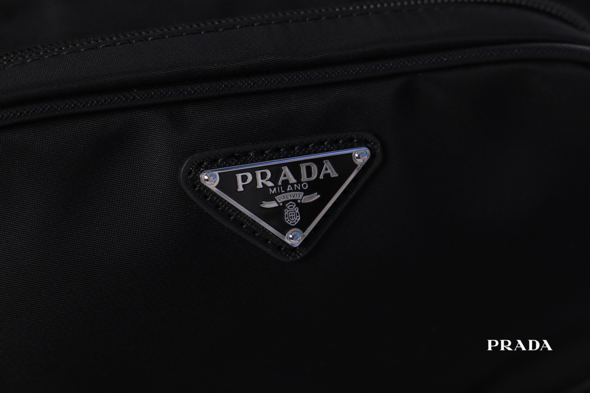 PRADA Nylon belt bag Black กระเป๋าคาดอก หรือสะพายไหล่ รุ่นนี้สายยาวคนตัวใหญ่คาดอกได้แน่นอนเลยค่ะ
