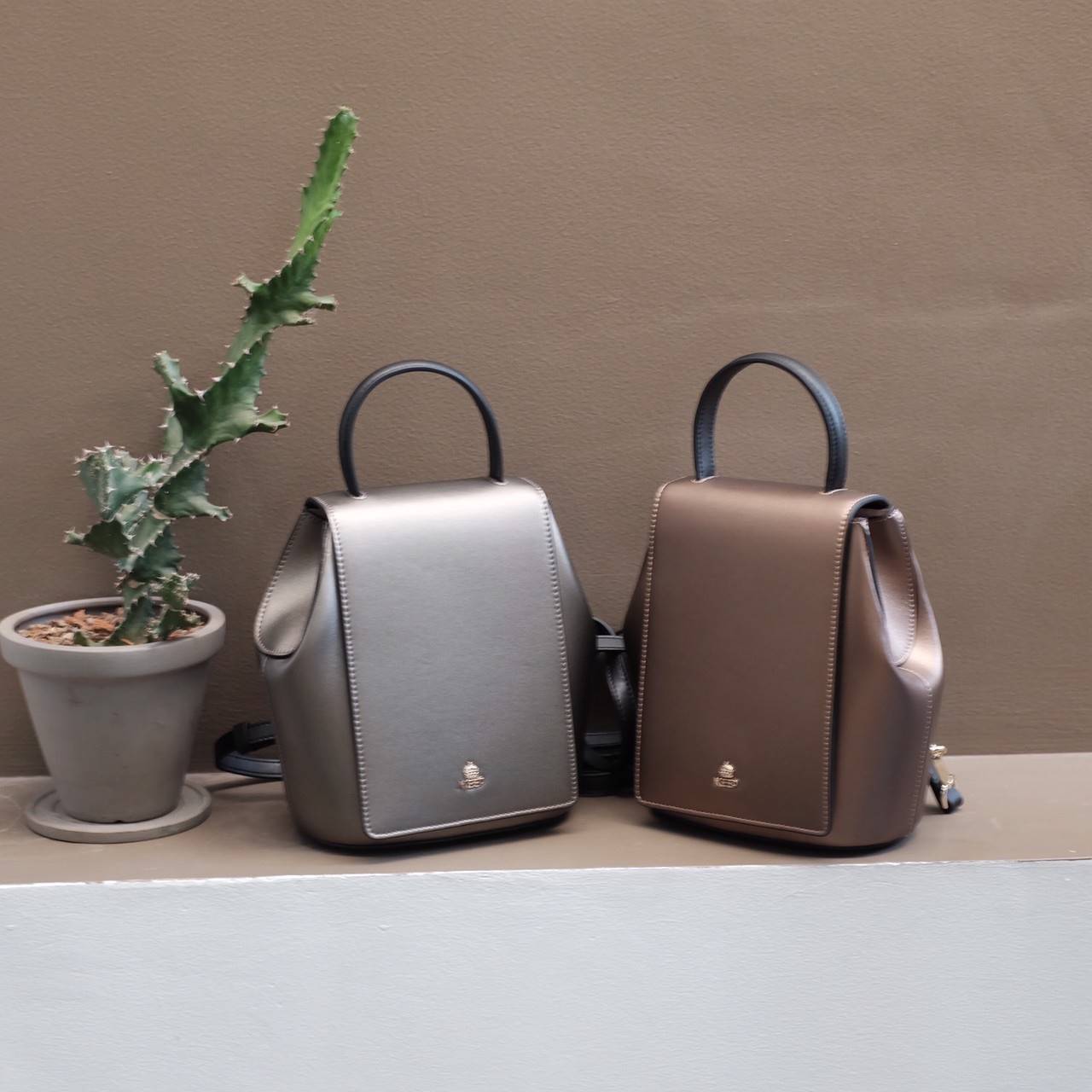 ทรงน่ารักมาก กระเป๋าเป้สะพายข้างได้ สี Glitter ✨ Limited รับ (summer) **KEEPBAG_Allma กระเป๋าเป้ใบใหม่เอาใจสาวทุกสไตล์เลยค่ะ 🌈🌈Summer นี้ ใครกำลังมองหากระเป๋าเป้ใบเล็ก เหมาะกับทุกๆวัน ใช้งานง่าย ใส่ของครบใบนี้แนะนำเลยค่า น้ำหนักเบา 