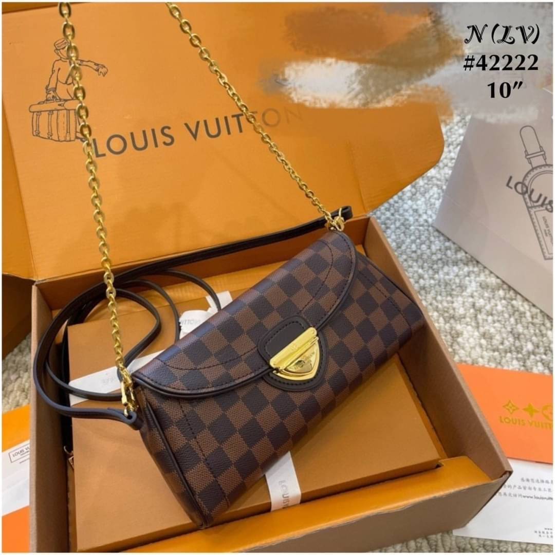 LV Beverly Clutch Bag / LV Pochette Beverly Shoulder Bag กระเป๋าทรงคลัช ทรงพอช งานวินเทจ ลายโมโนแกรม ถือหรือสะพายไหล่ได้ สวยหรูตลอดกาล ลายพิมพ์คมชัด อะไหล่สีทองหรูหรา เป็นอีกรุ่นที่ Must Have!! มากๆ ค่ะ