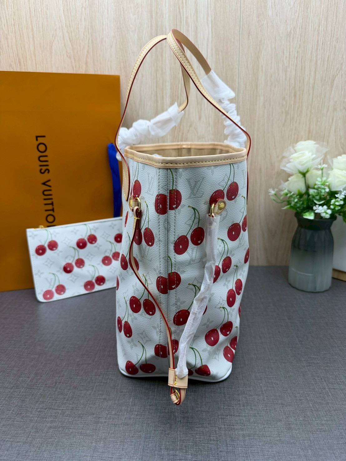 ORI หนังแท้ | LV x TM - Neverfull MM Bag Monogram cherry canvas / LV Tote Bag สีขาว กระเป๋าสะพายทรงโท้ทใบใหญ่ ลายเชอรี่น่ารักสดใส