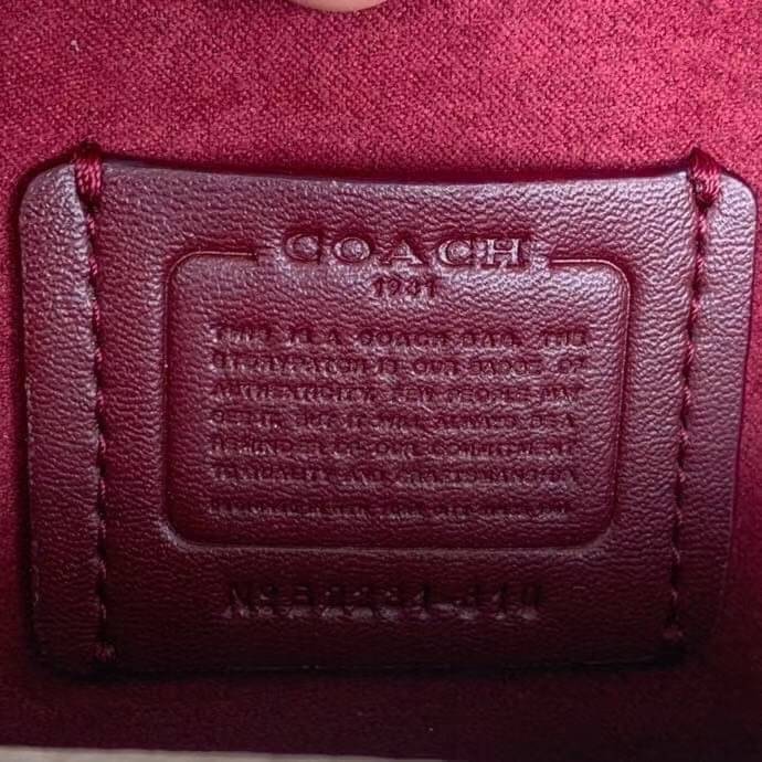 COACH TABBY CROSSBODY WITH WILDFLOWER PRINT ((810)) พร้อมส่งที่ไทยค่ะ! กระเป๋าสะพายครอสบอดี้ร์หรือสามารถถือแบบคลัทออกงานสวยๆได้เลยนะคะ วัสดุหนังแท้ หนังนิ่มค่ะ