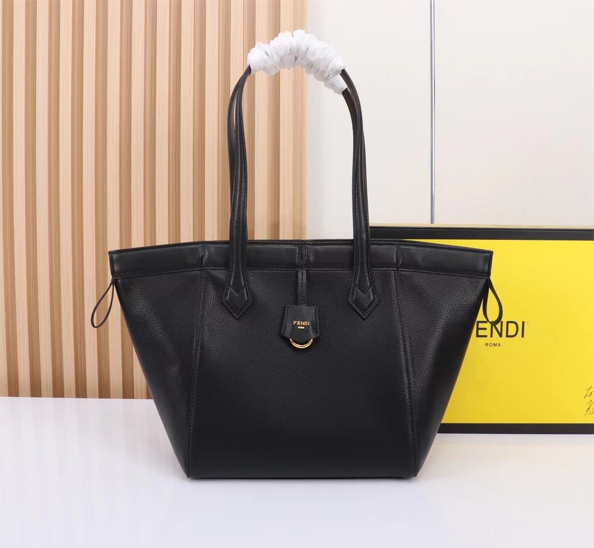 พร้อมส่ง 3 สี FENDI Origami Large Brown FF jacquard fabric bag / FENDI Tote Bag กระเป๋าทรงโท้ทใบใหญ่ สะพายได้2ทรงรูปลักษณ์สวยงามทันสมัย 🧡 เกรดออริจินอล 1:1 สลับแท้