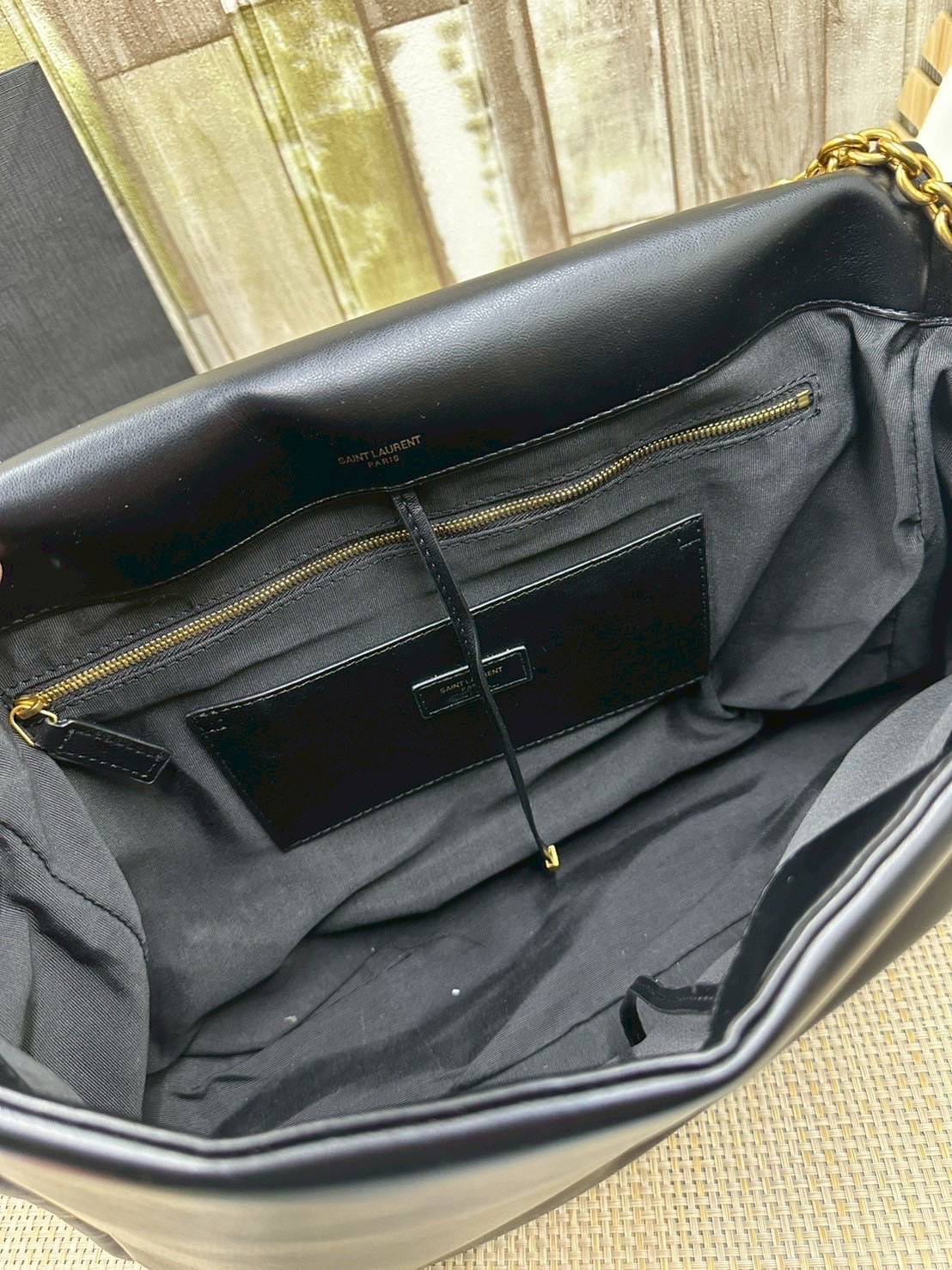 ORI หนังแท้ | YSL JAMIE 4.3 medium Bag 35cm กระเป๋าสะพายใบใหญ่ เรียบหรู ดูปัง ดูแพง สีดำคลาสสิคตัดกับอะไหล่สีทองได้อย่างลงตัว ภายในโล่งกว้าง จุของได้แบบเต็มที่