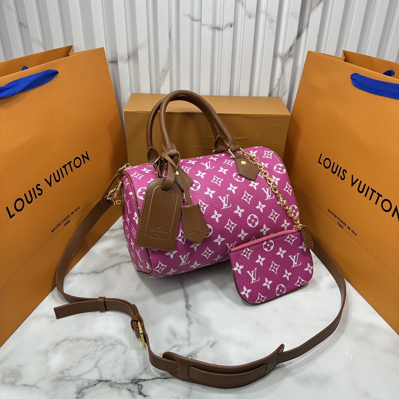 ORI หนังแท้ | LV Speedy P9 Bandoulière 25 Bag กระเป๋าสะพายทรงหมอนสปีดี้ คอลใหม่ล่าสุดหรูหราโดดเด่น รูปทรงใช้งานง่ายสวยตลอดกาล ใช้ได้กับทุกลุค ทุกโอกาส ภายในโล่งกว้างมาก ใส่ของสำคัญได้ครบแน่นอนจ้า