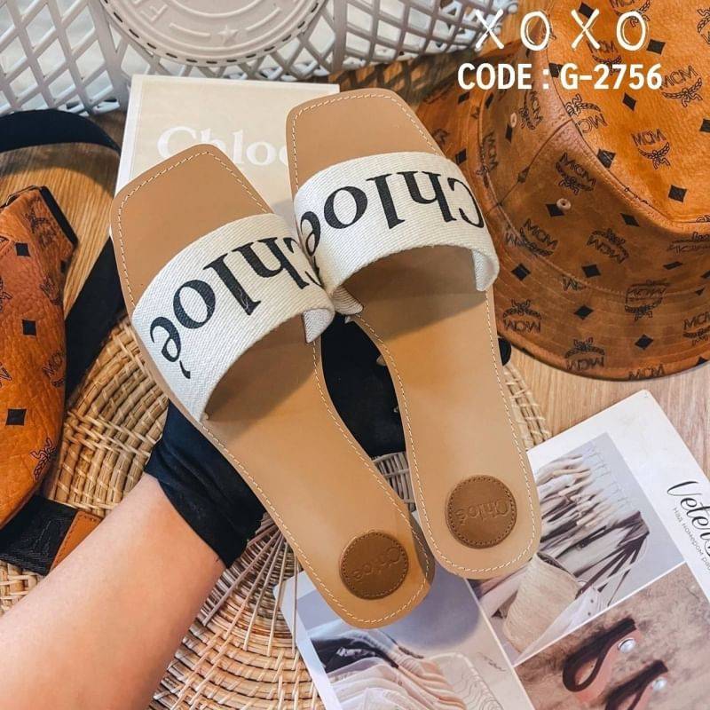 Chloe Sandals แตะสวม เรียบหรู วัสดุผ้าแคนวาส สกรีนแบรนด์ แมทส์ชุดง่าย น้ำหนักเบา