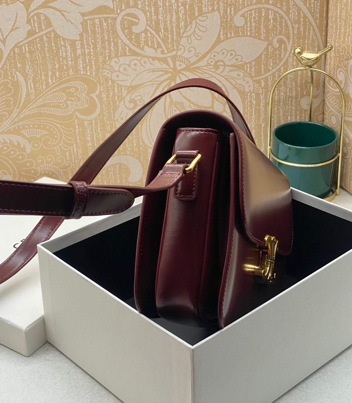 MEDIUM 22cm : CELINE CLASSIQUE TRIOMPHE BAG IN SHINY CALFSKIN / Celine Triomphe Bag / Celine Bag พร้อมส่ง 10 สี เกรดออริ 1:1 กระเป๋าแบรนด์หรูที่ควรมีแห่งปี