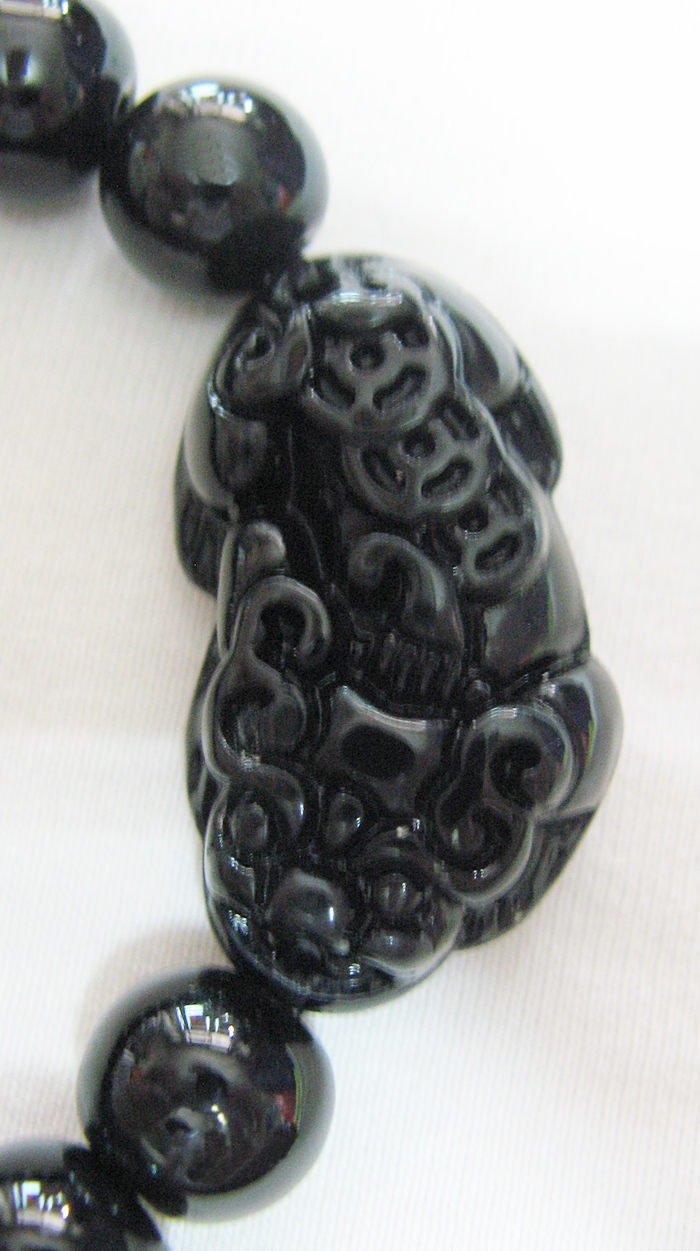 สร้อยข้อมือปี่เซี้ยะเดี่ยวหินโมราสีดำ ช่วยปกป้องคุ้มครอง แก้ชงปีมะโรง ปี2561 พร้อมใบคาถาค่ะ