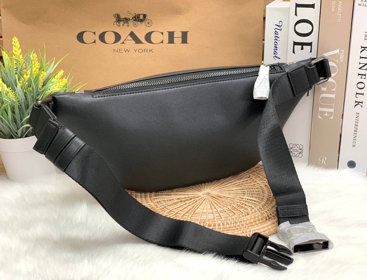 OUTTLET 】COACH WARREN BELT BAG IN SIGNATURE WITH PLAID PRINT ใบใหญ่คะ! ((83001)) สีเข้าใหม่ เอาใจวัยโจ๋ไปเลยจ้าา กระเป๋าคาดอกด้านหน้า//คาดไปทางด้านหลัง//หรือคาดเอวได้ ตามแต่ความถนัดได้เลยนะคะ หนังแท้ ด้านหน้าปริ้นลายสก๊อต+โลโก้แบรนด์ ได้สวยงามมากค่ะ กระเป