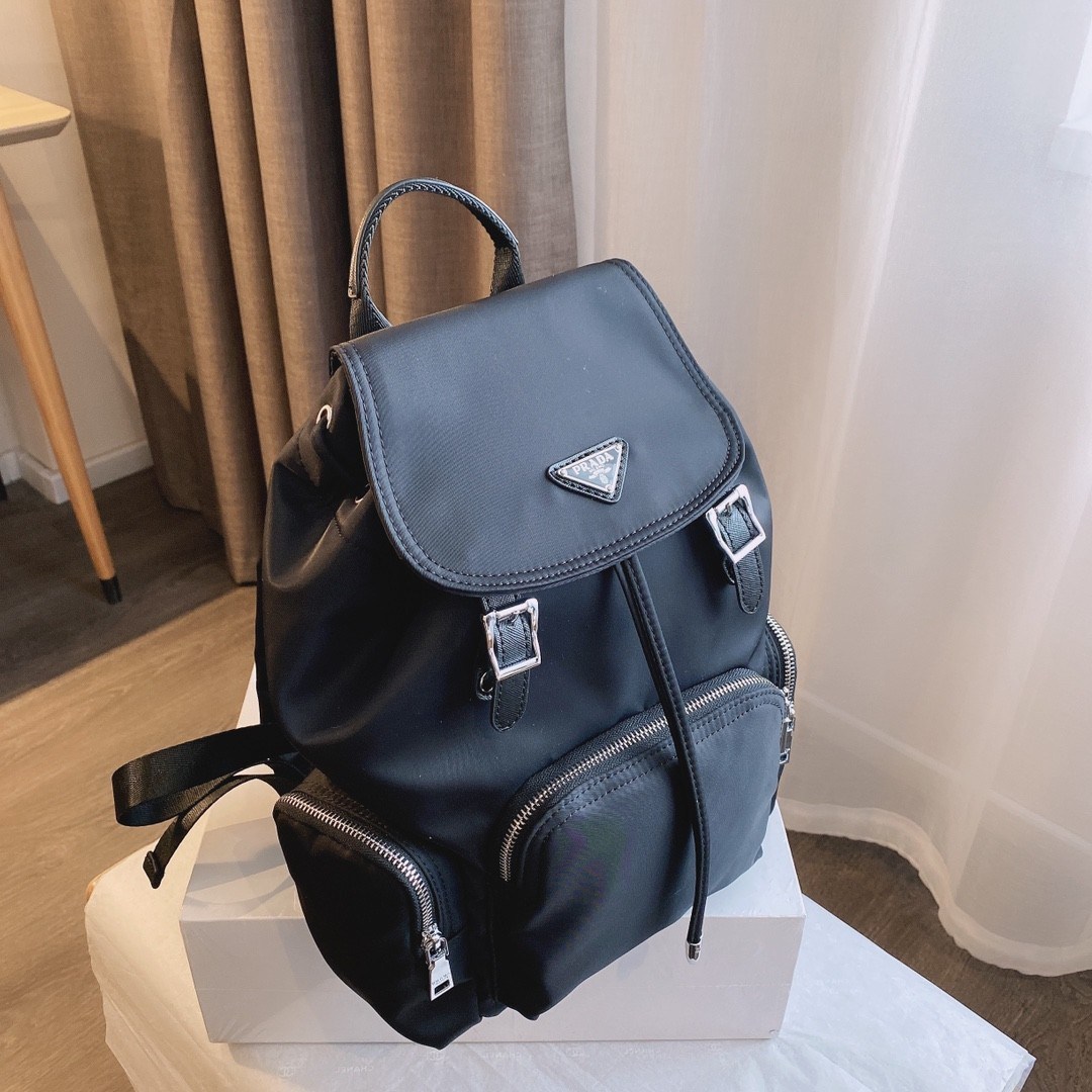 RADA NYLON BACKPACK กระเป๋าสะพายเป้ วัสดุทำจาก ผ้าNylon คุณภาพดี