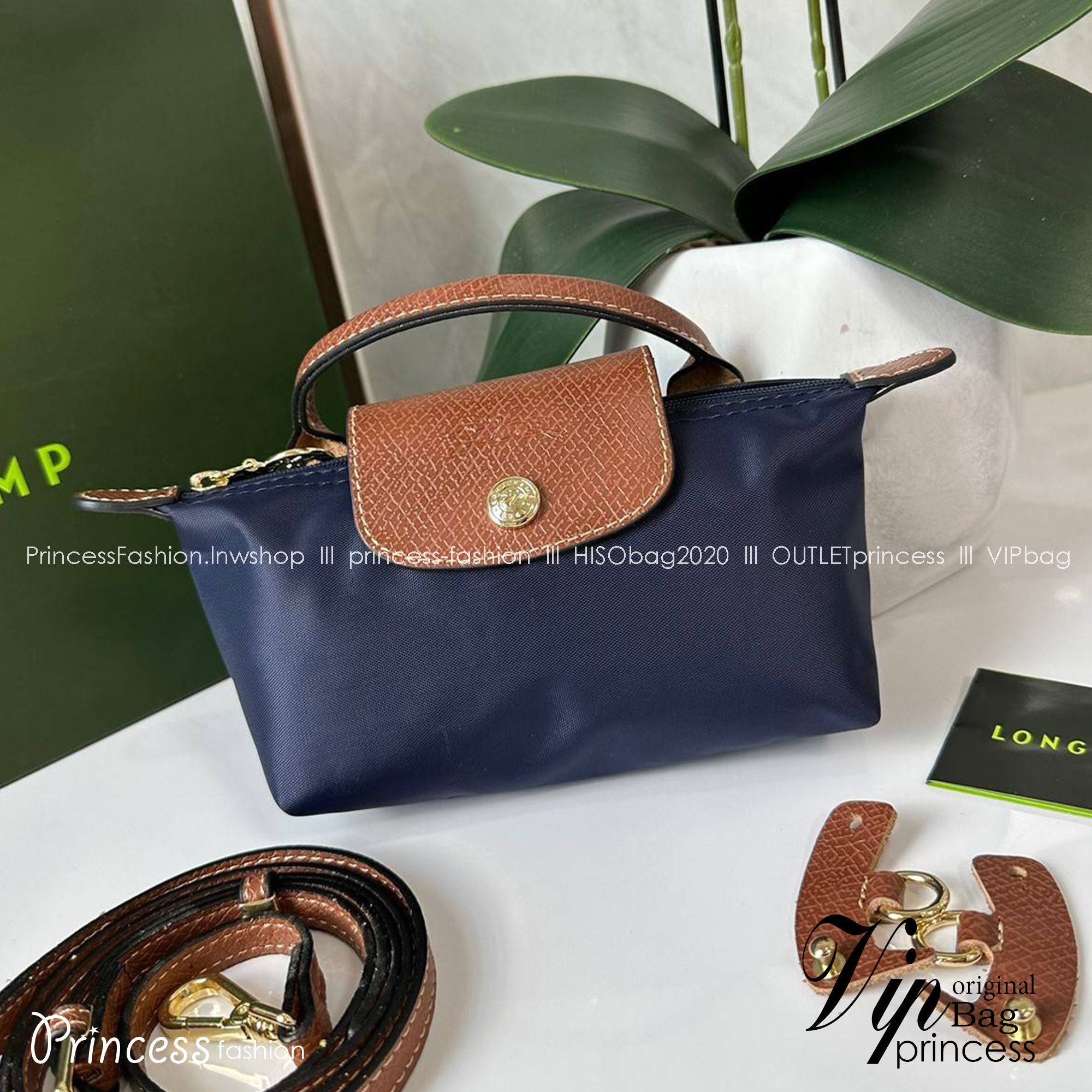 LONGCHAMP LE PLIAGE ORIGINAL Pouch with handle กระเป๋าใบเล็กขนาดกระทัดเหมาะกับใส่ของจำเป็นจุกจิก กันน้ำได้ พร้อมส่ง