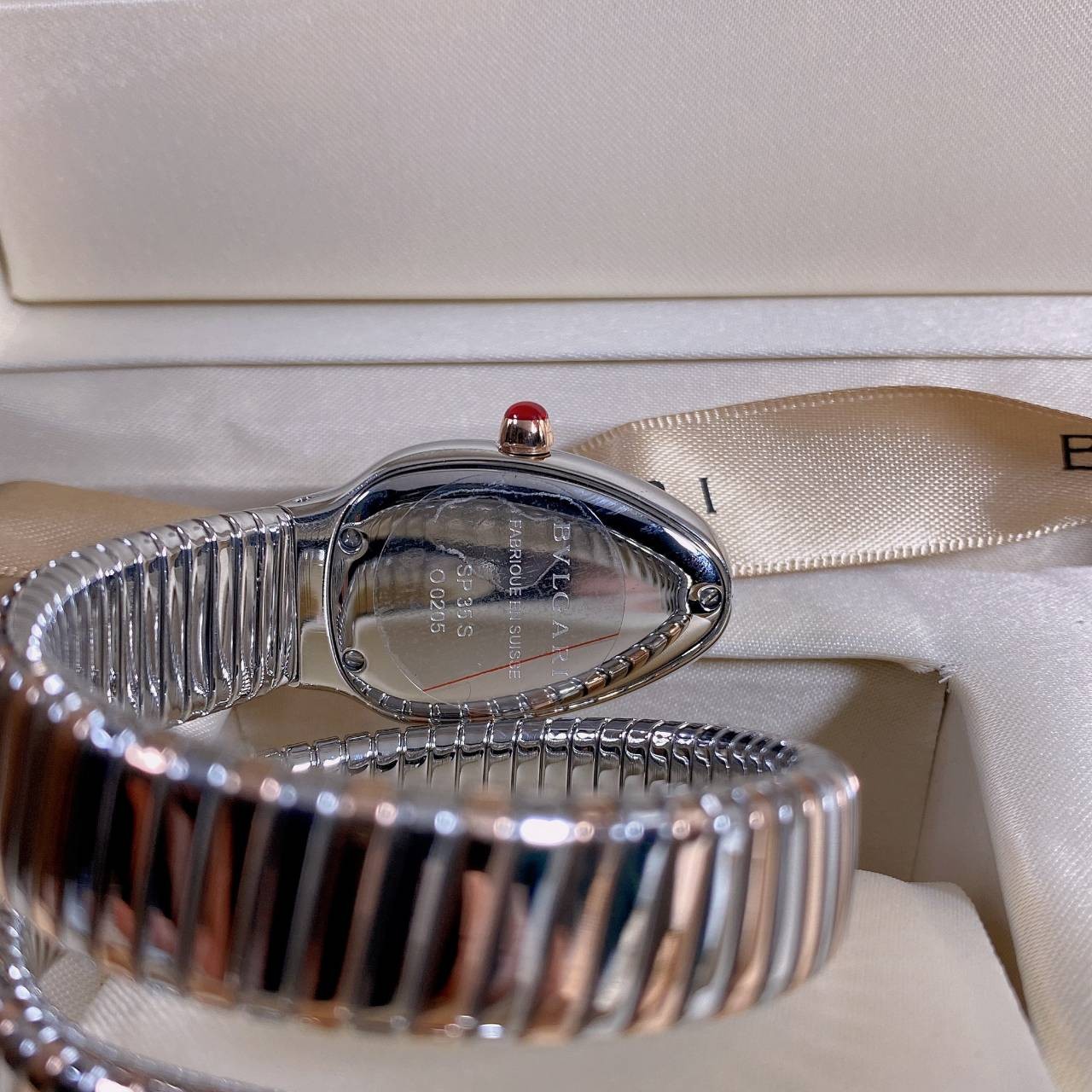 BVLGARI SERPENTI WATCH 24mm 26mm นาฬิกาบุลการี รุ่นหน้าปัดไม่มีเพชร นาฬิกาผู้หญิง ระบบถ่าน Quartz ภาพสินค้าถ่ายจากงานขายจริง