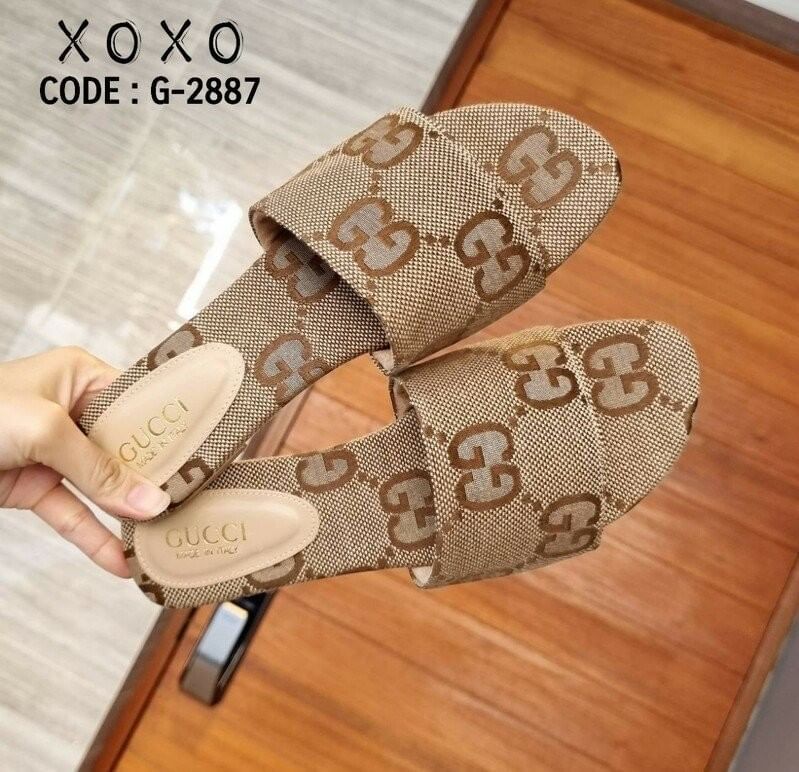 Gucci รองเท้าแตะสวม ผ้าลายแบรนด์ สไตล์ เรียบ ชิค ชิล หรู ดูแพง เกินราคาขายจร้า งานชนช้อป น้ำหนักเบา แมทส์ชุดง่าย
