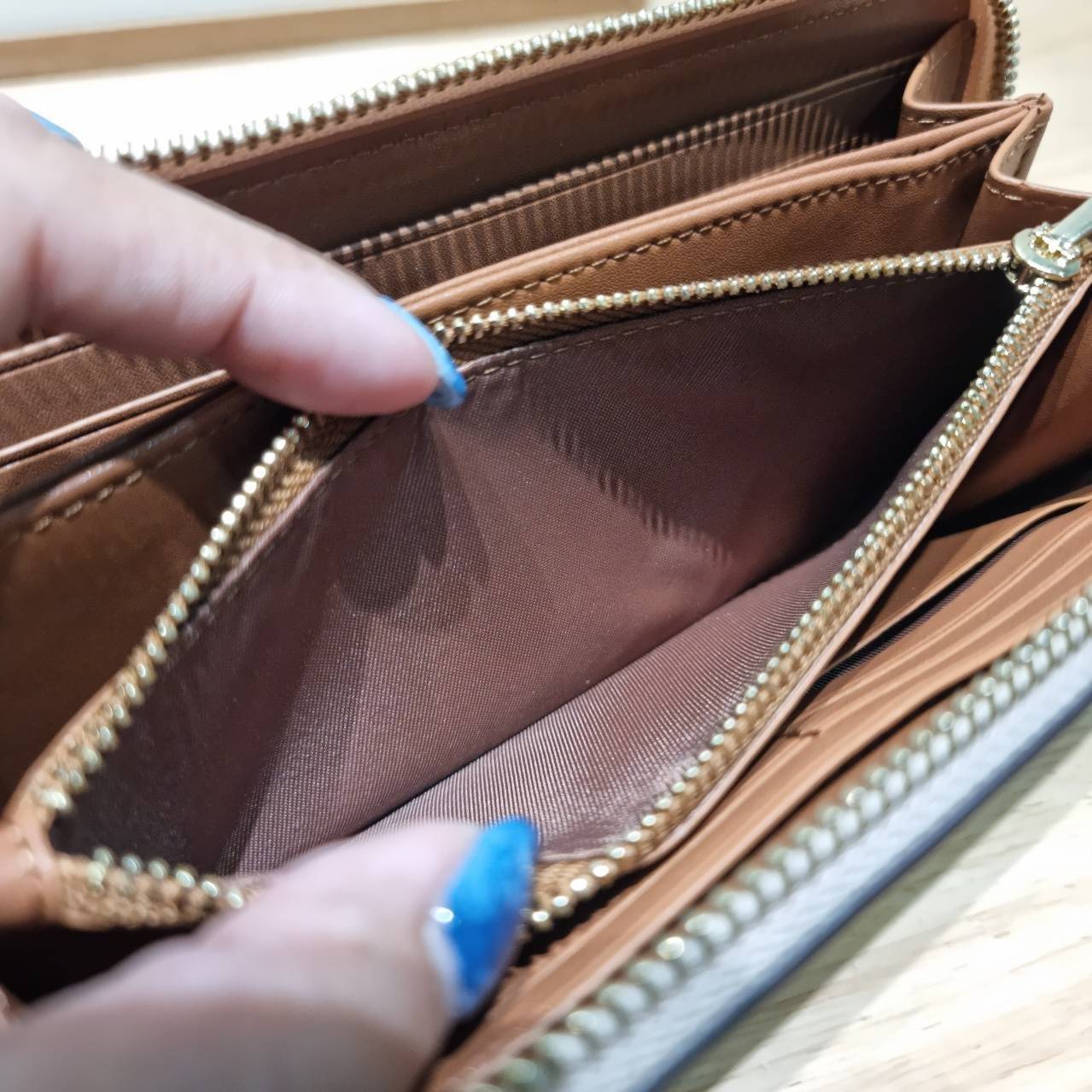 COACH LONG ZIP AROUND WALLET WITH FLORAL PRINT CJ373 / CR930 กระเป๋าสตางค์ใบยาวลายดอกไม้สดใส เกรดท็อปออริ เกรดดีสุด สลับแท้ 1:1 ใช้ต่างประเทศได้