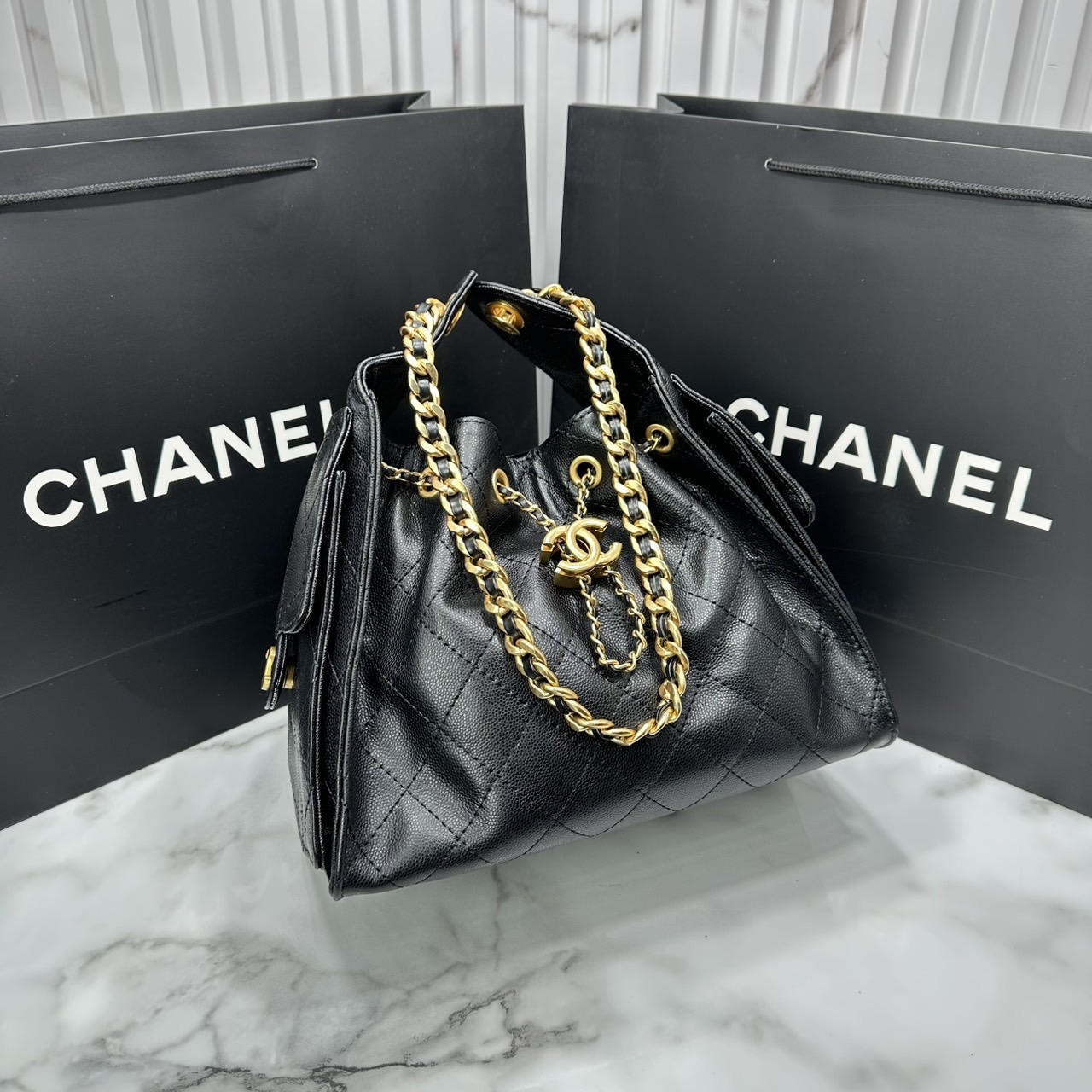 ORI หนังแท้ | 25cm CHANEL 25 Small Handbag Spring-Summer 2025 กระเป๋าสะพายรุ่นใหม่สุดฮอตแห่งปี หนังแท้ลายเกรน ที่สุดแห่งความไอคอนิก มาพร้อมใบเล็ก อะไหล่สีทองสวยหรู