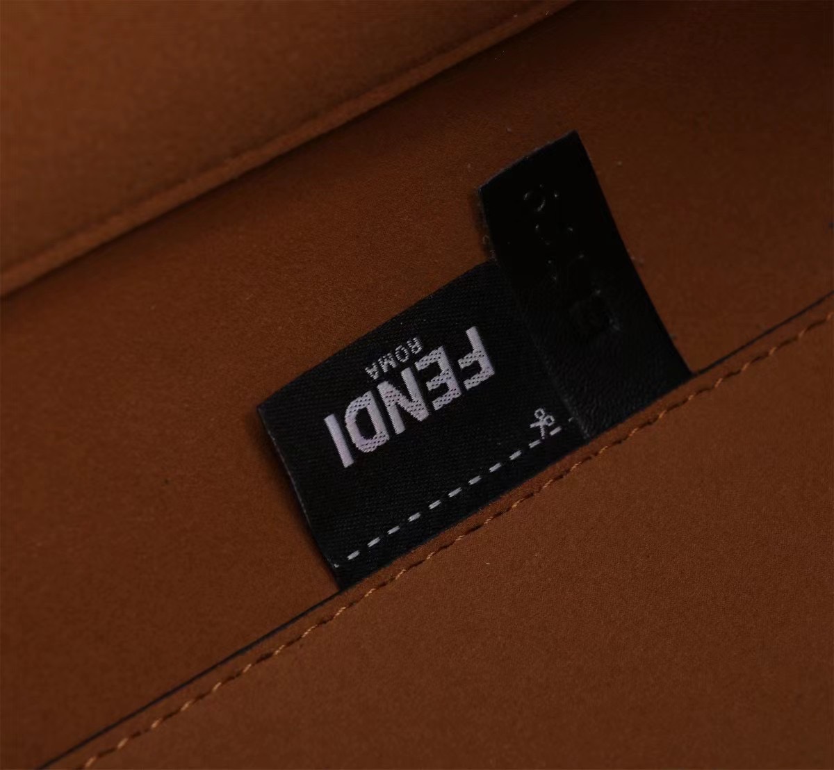 พร้อมส่ง 3 สี FENDI Origami Large Brown FF jacquard fabric bag / FENDI Tote Bag กระเป๋าทรงโท้ทใบใหญ่ สะพายได้2ทรงรูปลักษณ์สวยงามทันสมัย 🧡 เกรดออริจินอล 1:1 สลับแท้