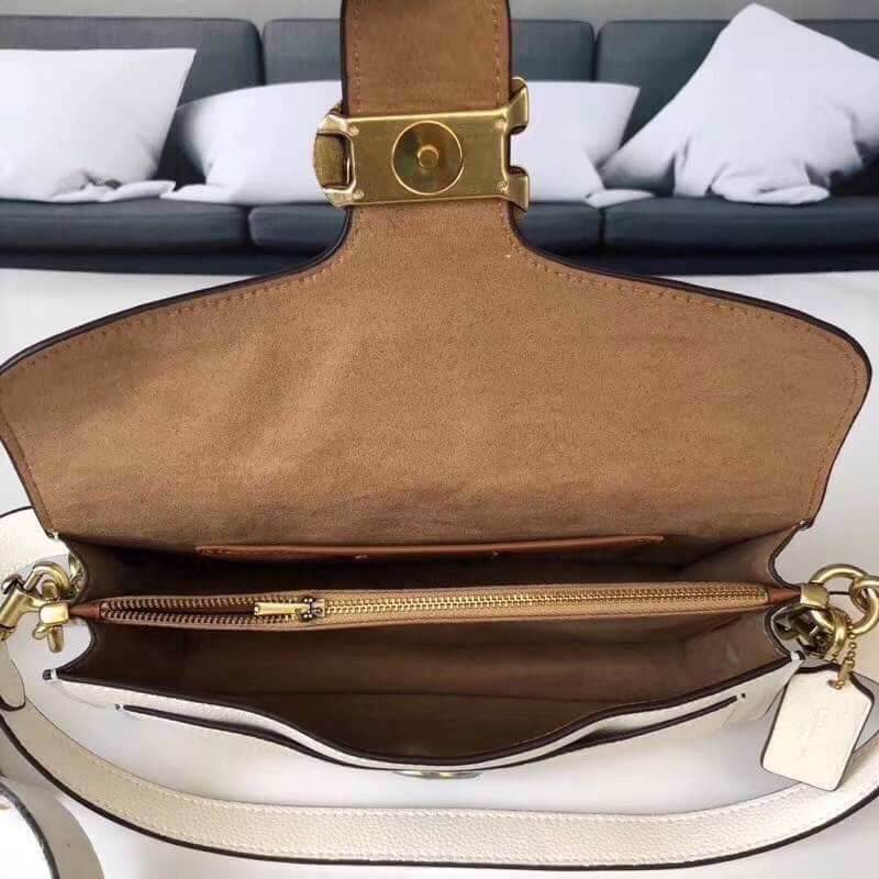 ของแท้ 💯% COACH Coach tabby convenience shoulder bag crossbody Product Details Polished pebble leather Inside zip and multifunction pockets Snap closure, fabric lining Outside slip pocket
