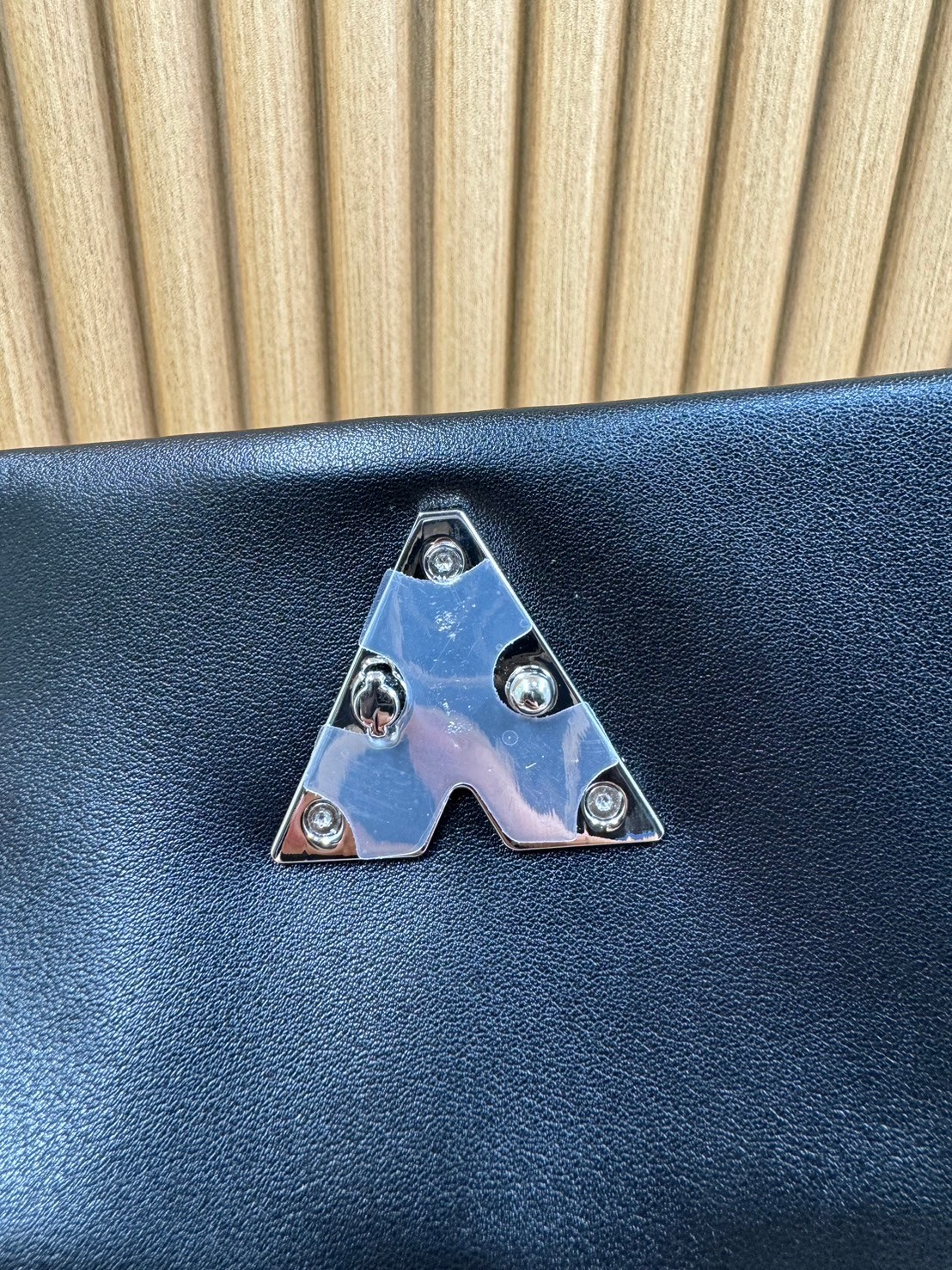 พร้อมส่ง 3 สี LV Twist Bag 24cm / LV GO-14 กระเป๋าหนังบุนวมอันเป็นเอกลักษณ์ของเมซง เกรดออริจินอล 1:1 สลับแท้ ภาพถ่ายจากงานขายจริง