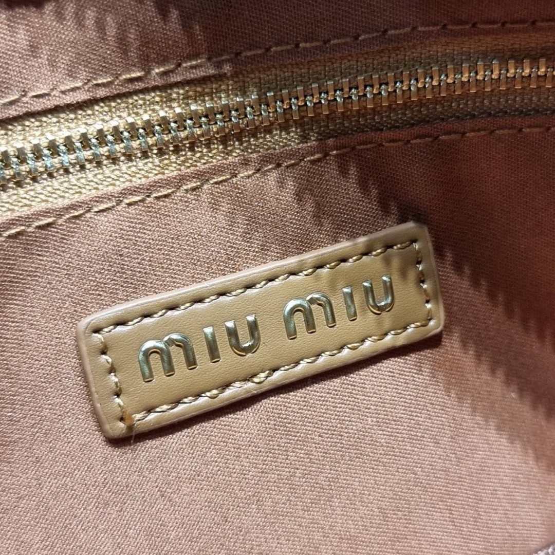 MIU MIU ARCADIE METELASSE LEATHER BAG กระเป๋าถือ/สะพายสุดชิค คุ้มมากไม่อยากให้พลาดน้า
