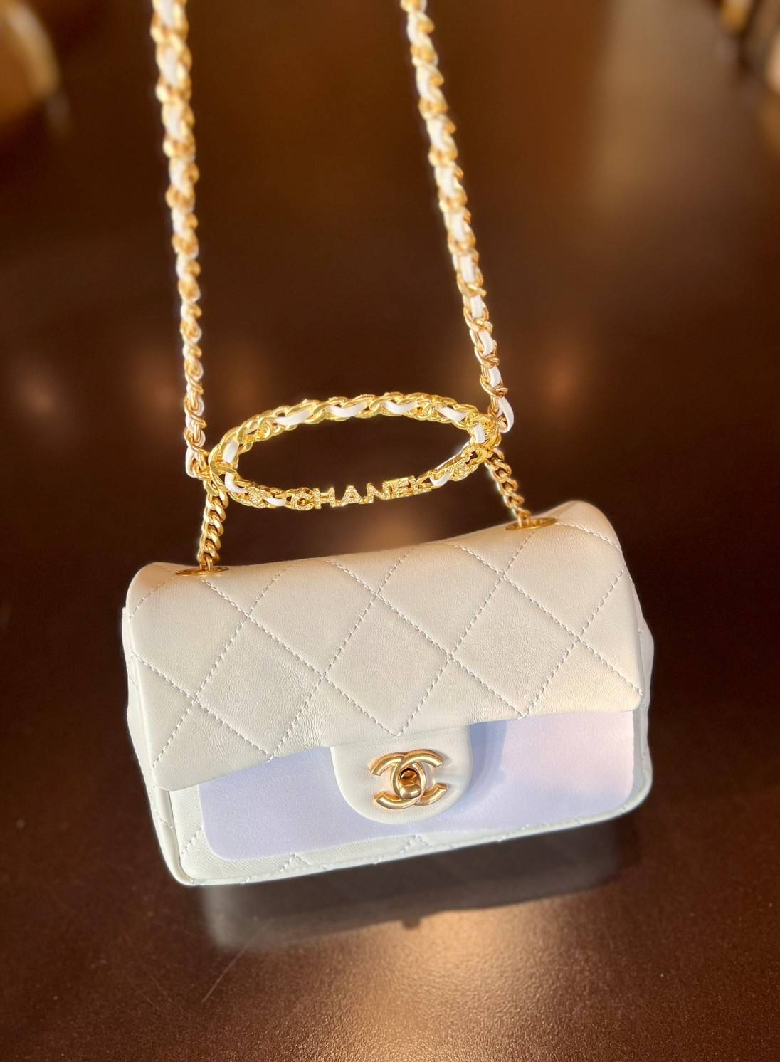 Chanel Small Flap Bag with Top Handle 8" /CHANEL CHAIN SHOULDER BAG กระเป๋าสะพายได้และหิ้วได้ หนังสวย เรียบ สัมผัสนุ่มมือ น่าใช้มากๆ