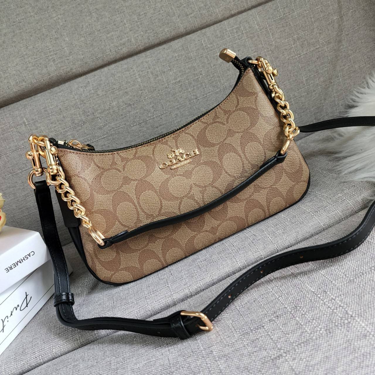 พร้อมส่งครบสี สวยทุกสีเลยค่า😘 ((CA173//CA209//CA548)) COACH TERI SHOULDER BAG 🔹กระเป๋าทรงพอช ในรูปแบบหนังแท้ หนังนิ่มสวยมากค่ะ