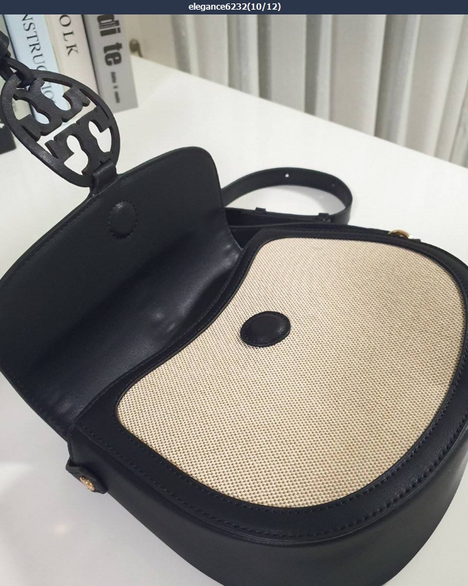 ของแท้ 💯% TORY BURCH CROSSBODY กระเป๋าสะพายข้าง ไซส์กำลังน่ารัก วัสดุทำจากผ้าCanvas ผสมหนัง ฝาพับเปิดปิดด้วยกระดุมแม่เหล็ก มีช่องใหญ่ เพิ่มช่องซิปยาว ใส่โทรศัพท์ สมุดบัญชีได้