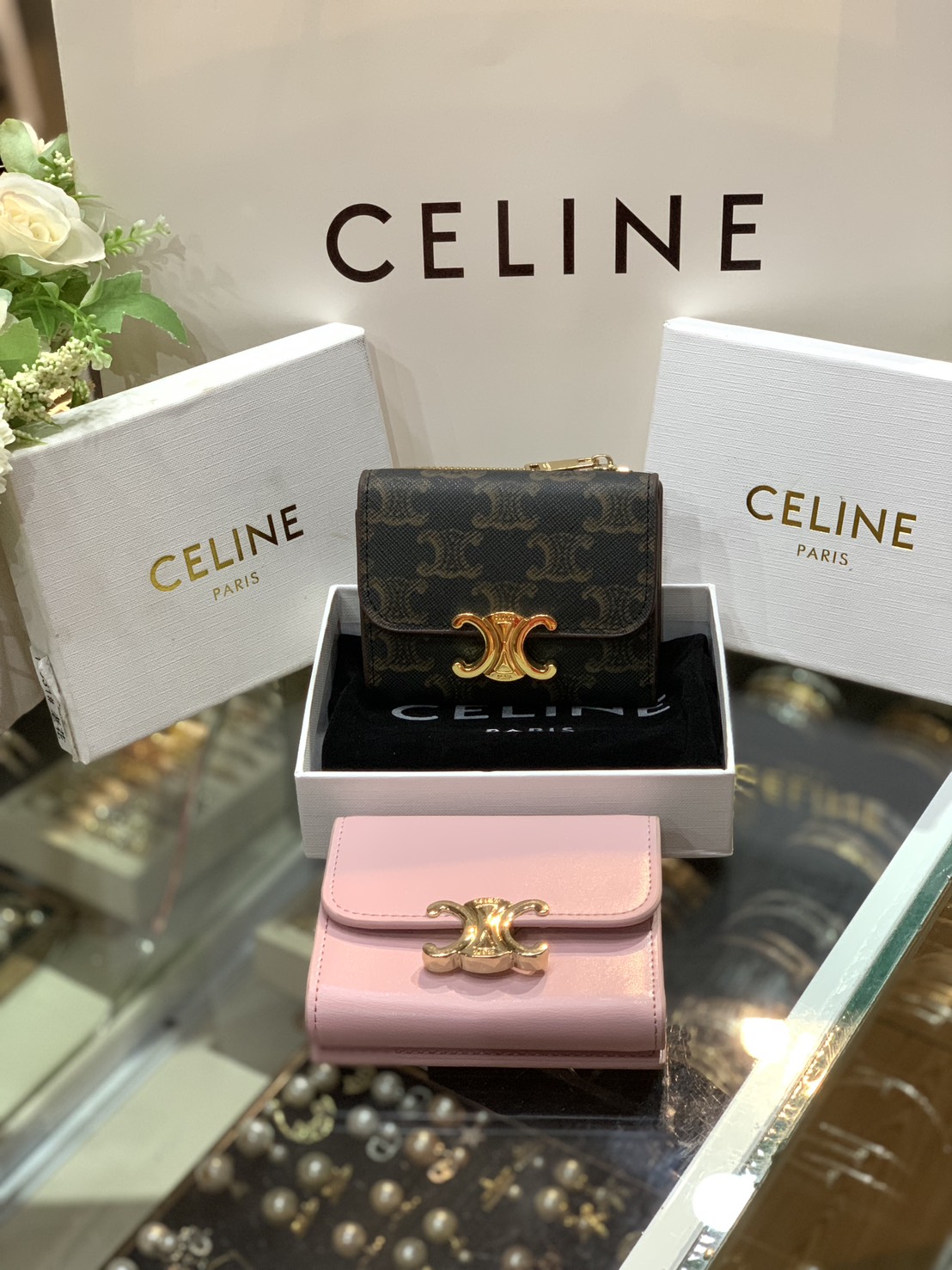 ORI หนังแท้ | CELINE SHORT WALLET BUSINESS CARD HOLDER / CELINE COMPACT WALLET WITH COIN TRIOMPHE กระเป๋าสตางค์ซีลีนใบสั้น เรียบหรู มีฟังก์ชันและสไตล์ให้เลือกด้วยช่องใส่บัตรหลายช่อง