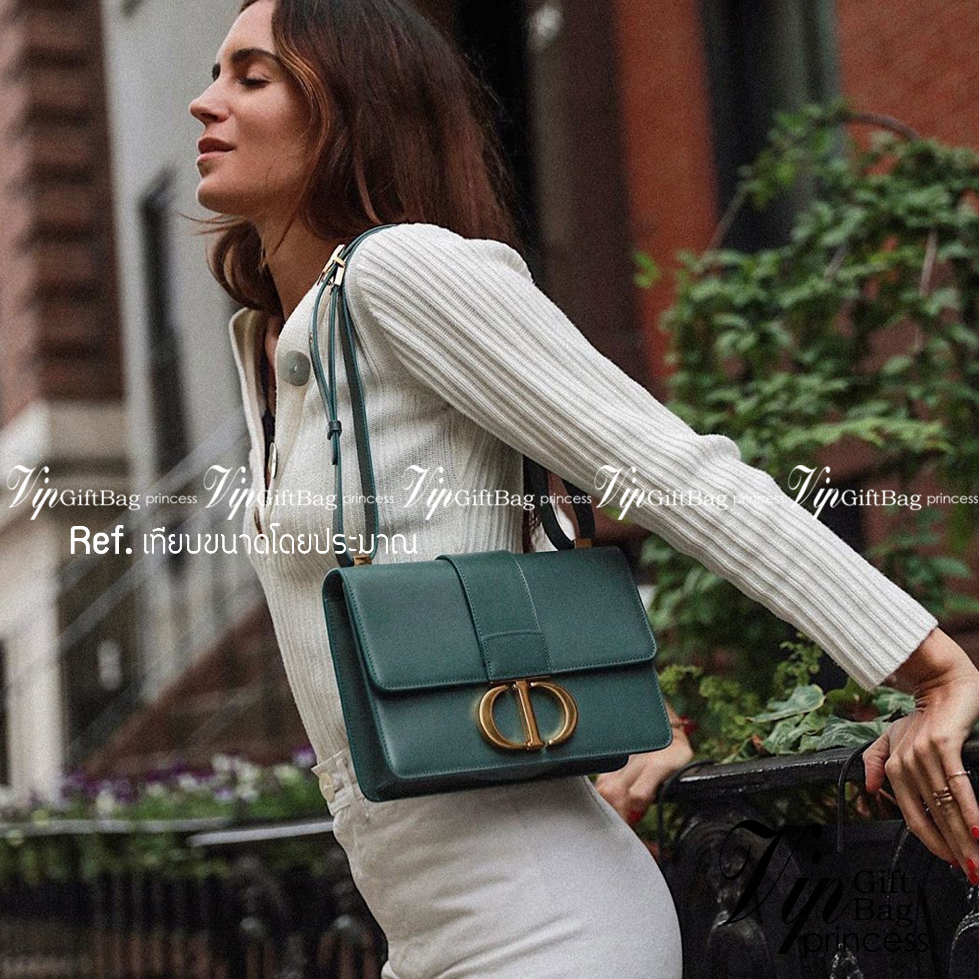 Dior 30 Montaigne Bag 9" รุ่นหนังเรียบ กระเป๋าสะพายดิออร์ เอกลักษณ์ของความหรู น้ำหนักเบา ไอเท็มหายาก!! Best seller!! ยกให้น้องเลย!! ดีไซน์เรียบหรูในความเป็นเอกลักษณ์ ใช้งานง่าย สะดวก ได้ทุกโอกาส แนะนำเป็น everyday bag ติดตัวไว้เลยจ้าสาวๆ พร้อมส่งที่ไ