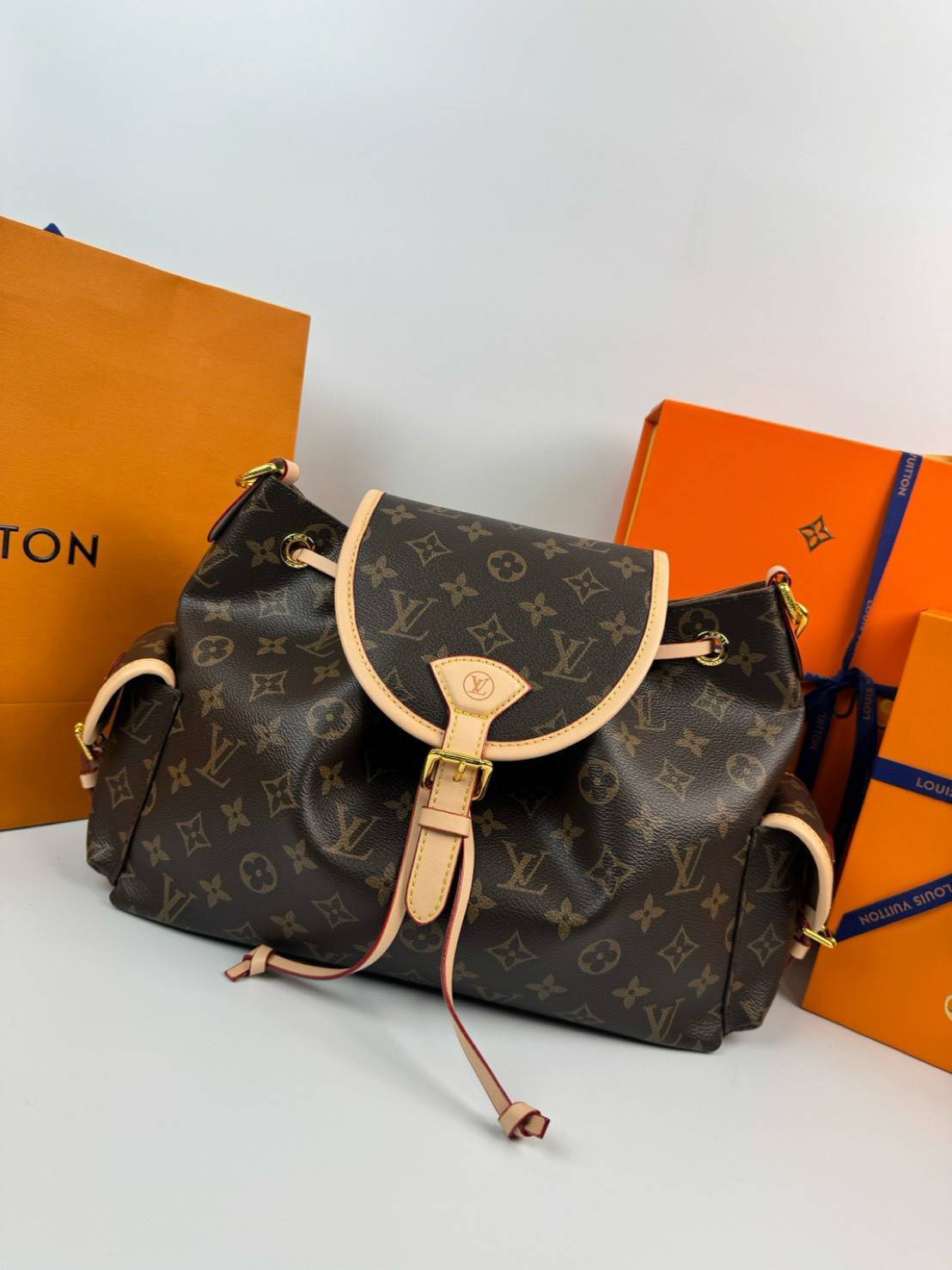 ORI หนังแท้ | LV Odyssee bag Monogram Canvas กระเป๋าสะพายดีไซน์ใหม่ คอลเลกชันประจำฤดูกาล Pre-Fall 2025 ออกแบบมาเพื่อเชิดชูมรดกล้ำค่าที่สืบทอดจากรุ่นสู่รุ่น ดีไซน์ทันสมัยใช้งานได้ทุกวัน