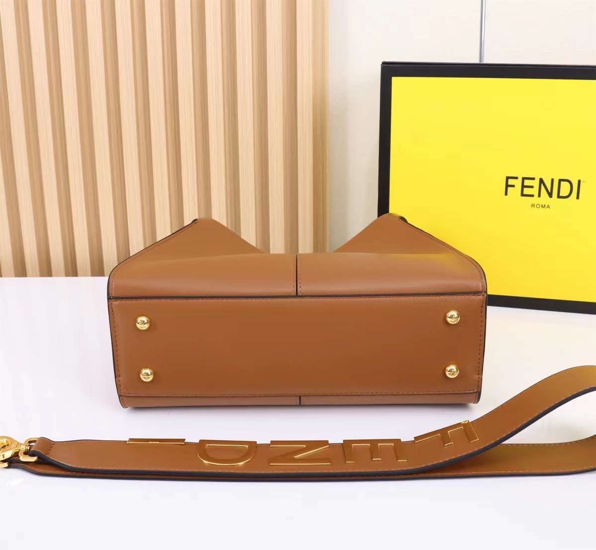 พร้อมส่ง 3 สี FENDI Peekaboo X-Lite Medium กระเป๋าสะพาย 🧡 เกรดออริจินอล 1:1 สลับแท้