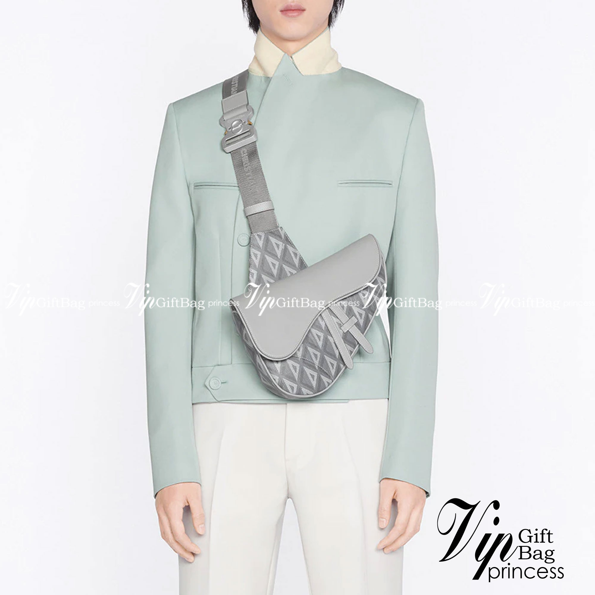 DIOR Saddle Bag Dior Gray CD Diamond Canvas and Smooth Calfskin / DIOR Saddle Belt Bag ภาพสินค้าถ่ายจากงานขายจริงใช้งานต่างประเทศได้