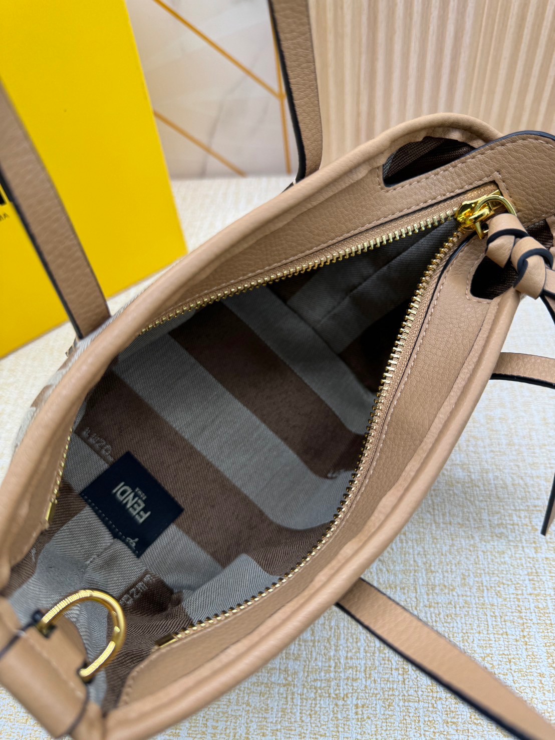 Fendi Roll Mini FF jacquard mini bag / YSL TOTE BAG MINI กระเป๋าสะพายทรงโท้ทไซส์มินิ เกรดออริ 1:1 ใช้งานต่างประเทศได้