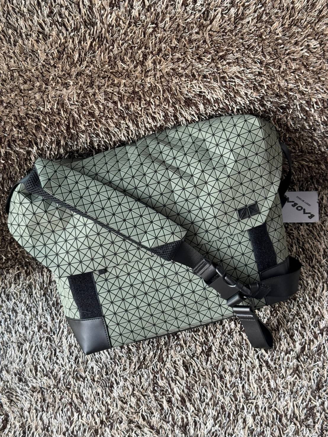 พร้อมส่ง 4 สี Baobao issey miyake Sling shoulder bag / Miyake geometric-panelled Laptop กระเป๋าสะพาย 🧡 เกรดออริจินอล 1:1 สลับแท้