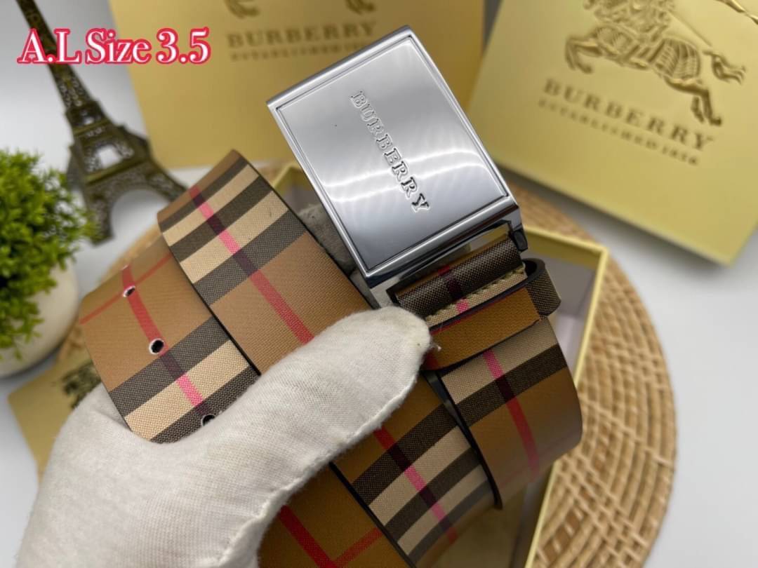 BURBERRY BELT LEATER 3.5cm เข็มขัดเบอร์เบอรี่ เกรดออริจินอลหนังแท้ ใช้งานง่าย เป็น everyday look ได้เลยค่ะ ภาพสินค้าถ่ายจากงานขายจริง ใช้งานต่างประเทศได้
